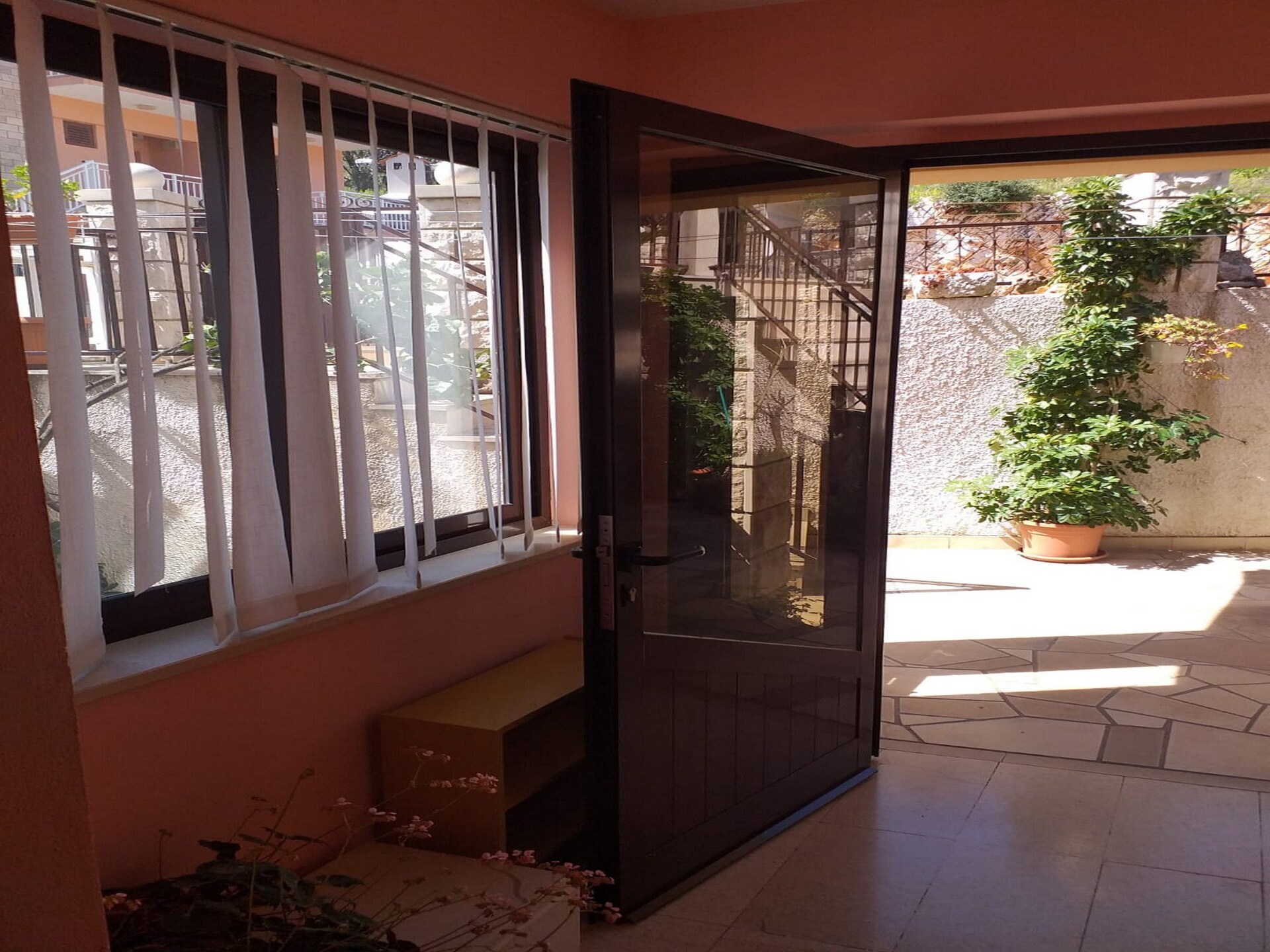 Ruim appartement met balkon en zeezicht in Smokvica – vlakbij het strand - foto 18