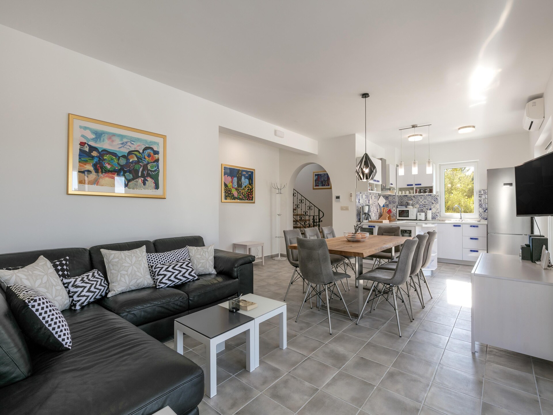 8-persoons villa aan zee in Milna met zwembad - foto 7