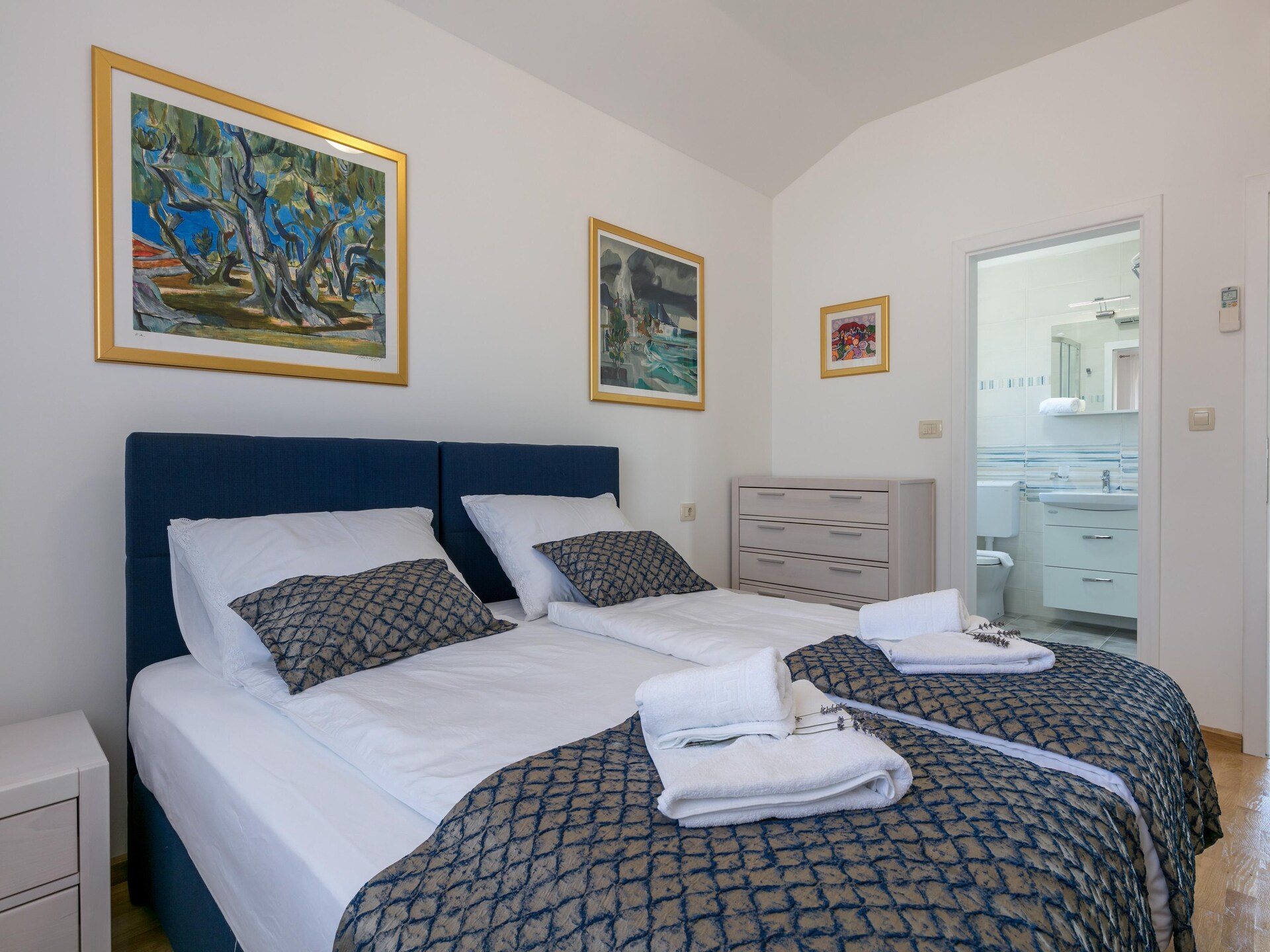 8-persoons villa aan zee in Milna met zwembad - foto 12