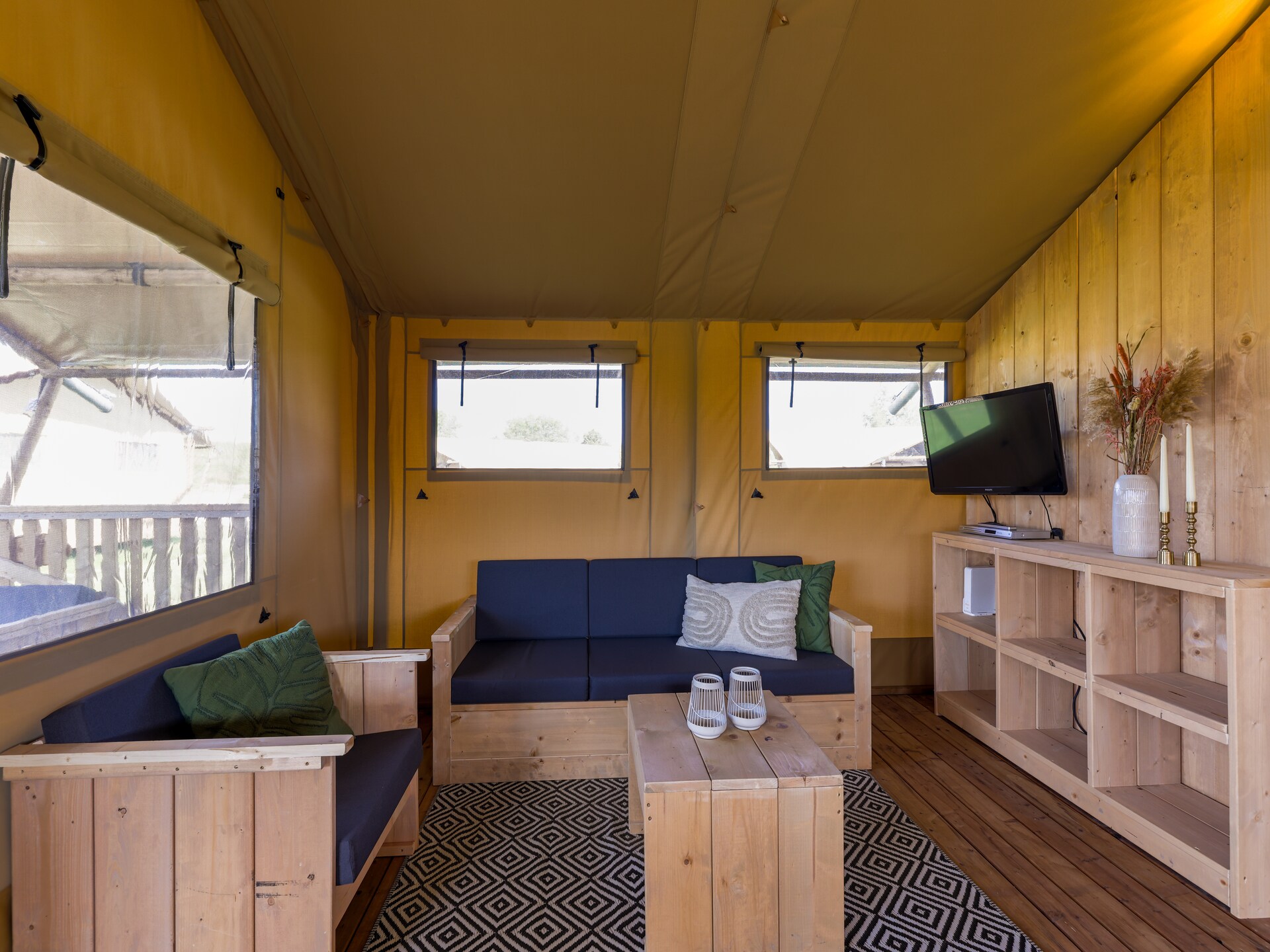 Safarilodge voor 6 personen op Villavakantiepark IJsselhof in Andijk - foto 3