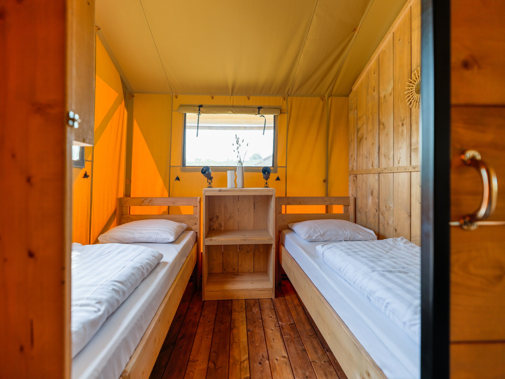 Safarilodge voor 6 personen op Villavakantiepark IJsselhof in Andijk - foto 9