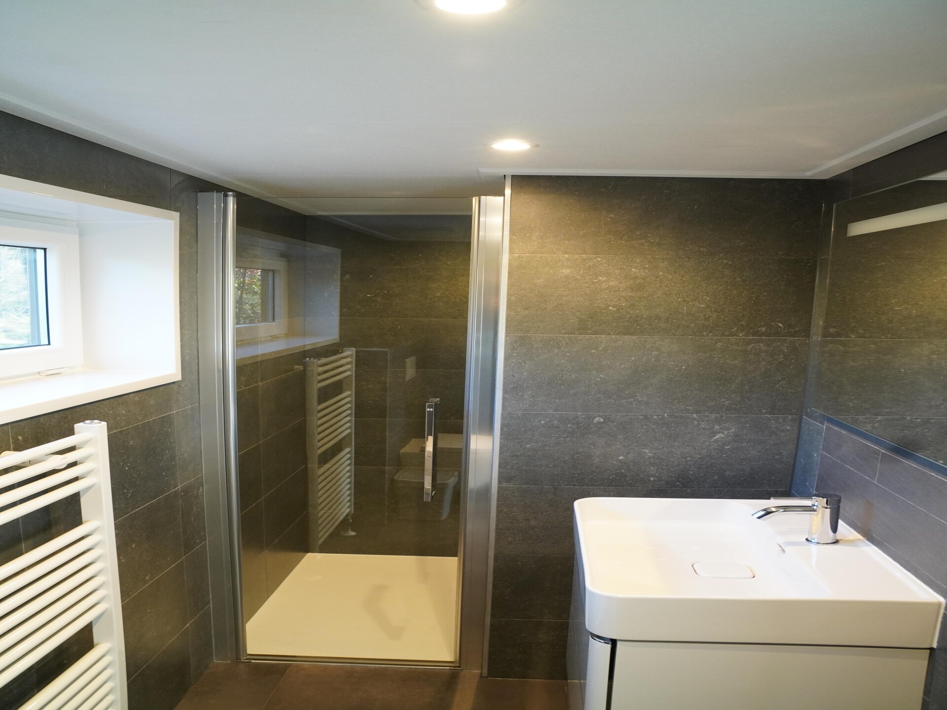 Modern boshuisje met haard op huisdiervriendelijk vakantiepark in Hoenderloo - foto 13