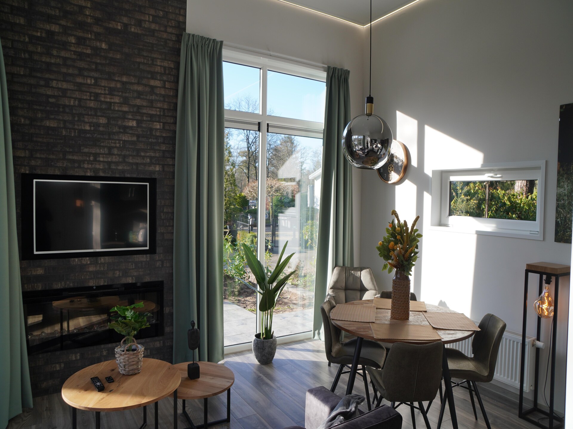 Modern boshuisje met haard op huisdiervriendelijk vakantiepark in Hoenderloo - foto 9