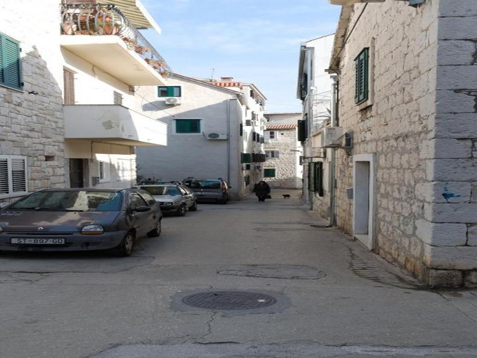Gerenoveerd studio-appartement in historisch hart van Split met gedeelde tuin - foto 21