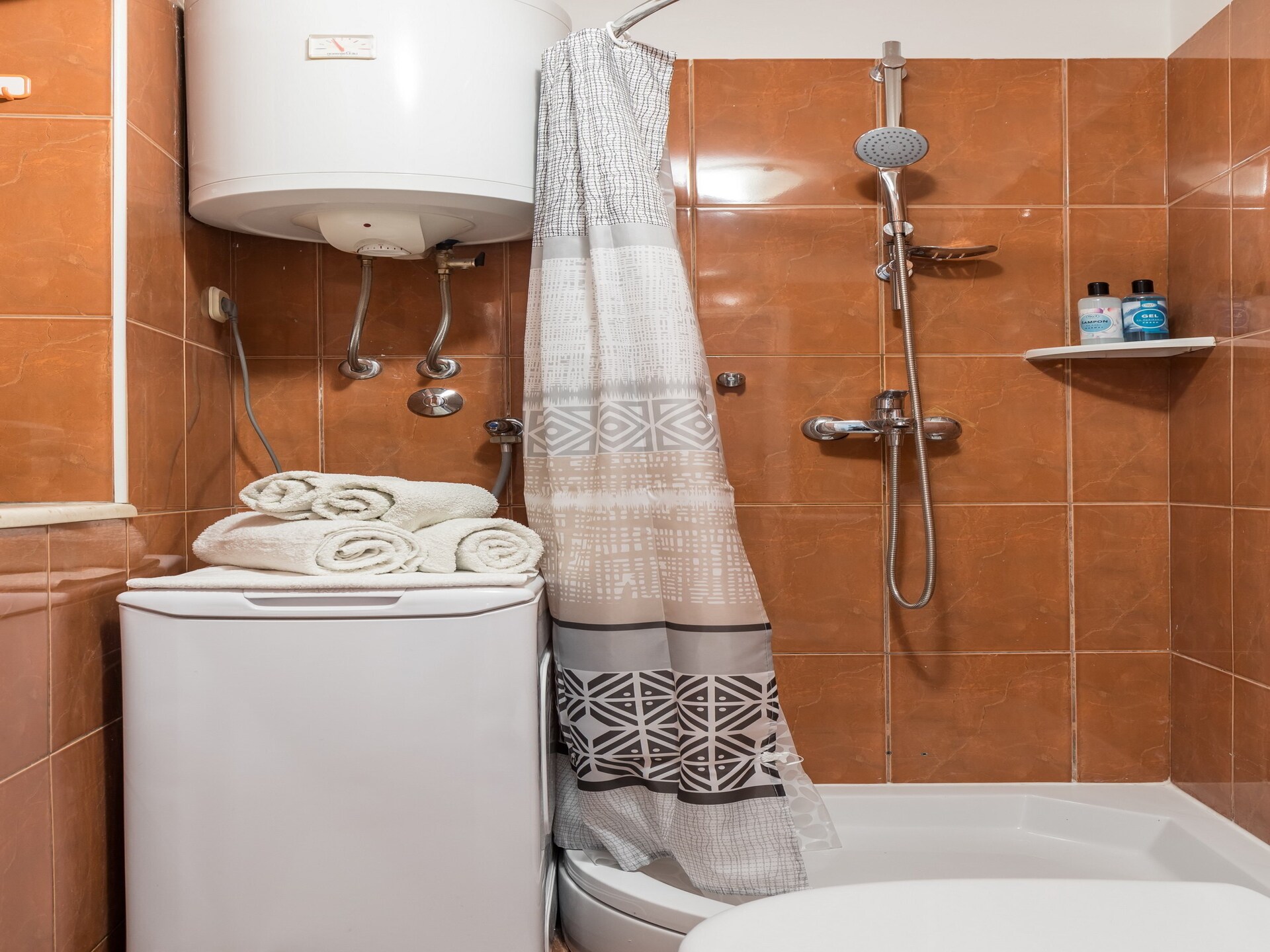 Gerenoveerd studio-appartement in historisch hart van Split met gedeelde tuin - foto 13
