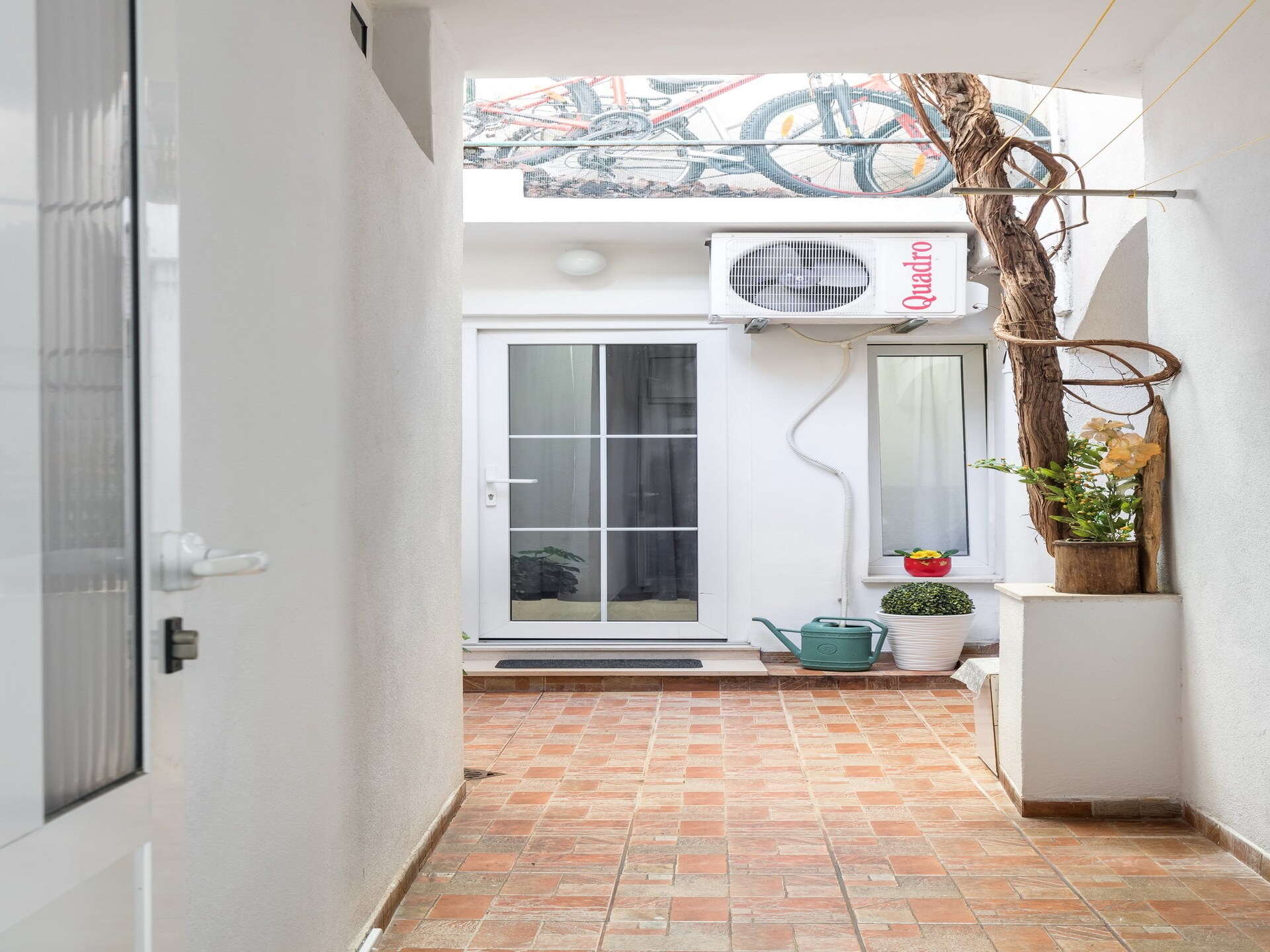 Gerenoveerd studio-appartement in historisch hart van Split met gedeelde tuin - foto 24