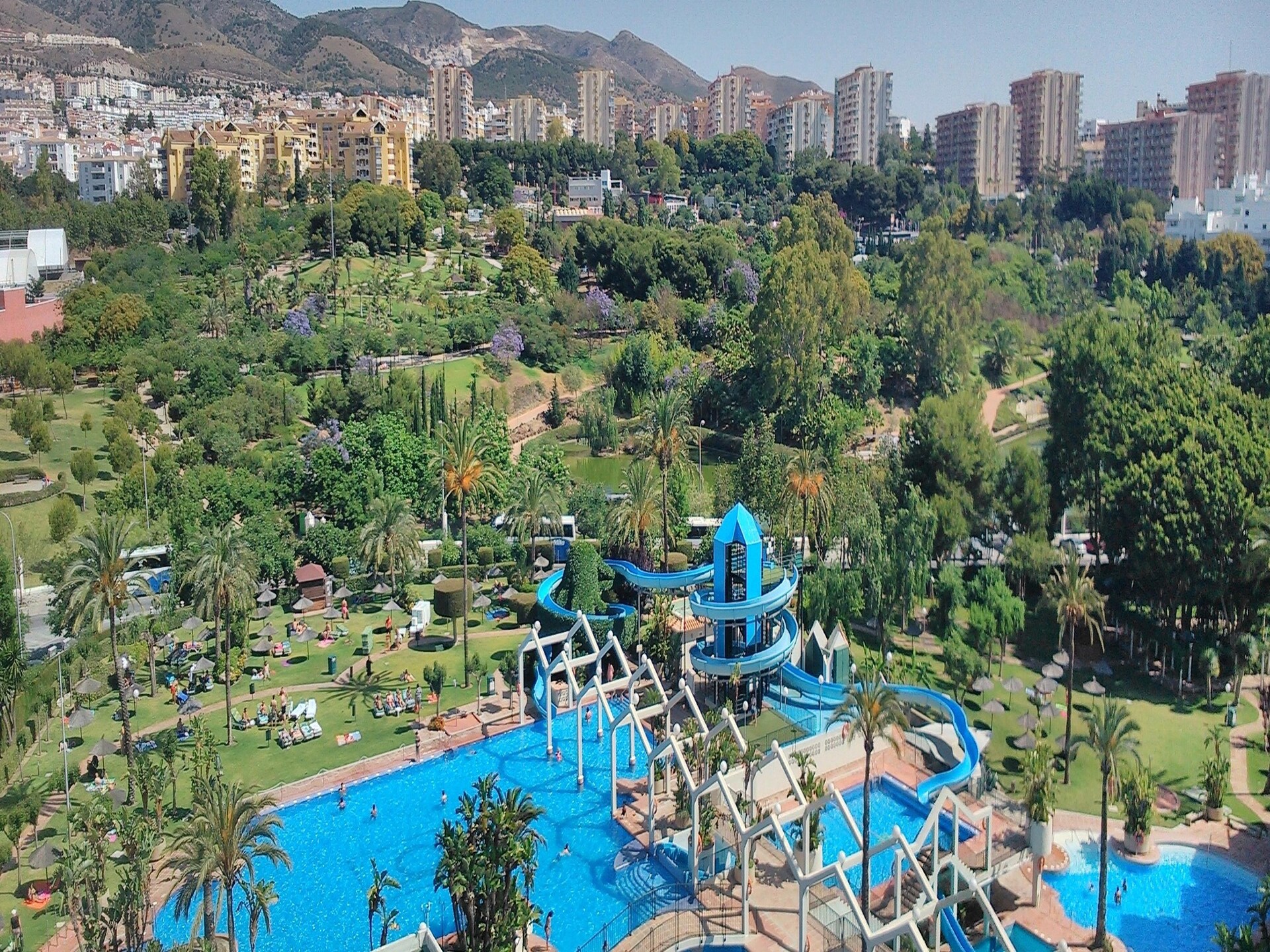 Apartamento con terraza y vistas a playa Benalmádena - foto 29