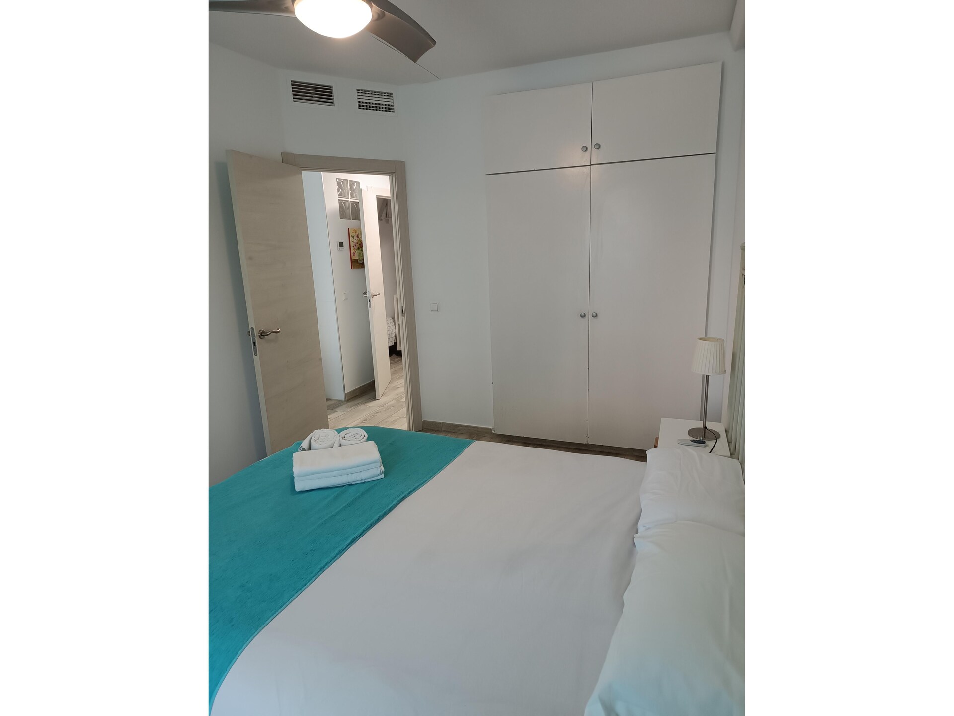 Apartamento con terraza y vistas a playa Benalmádena - foto 18