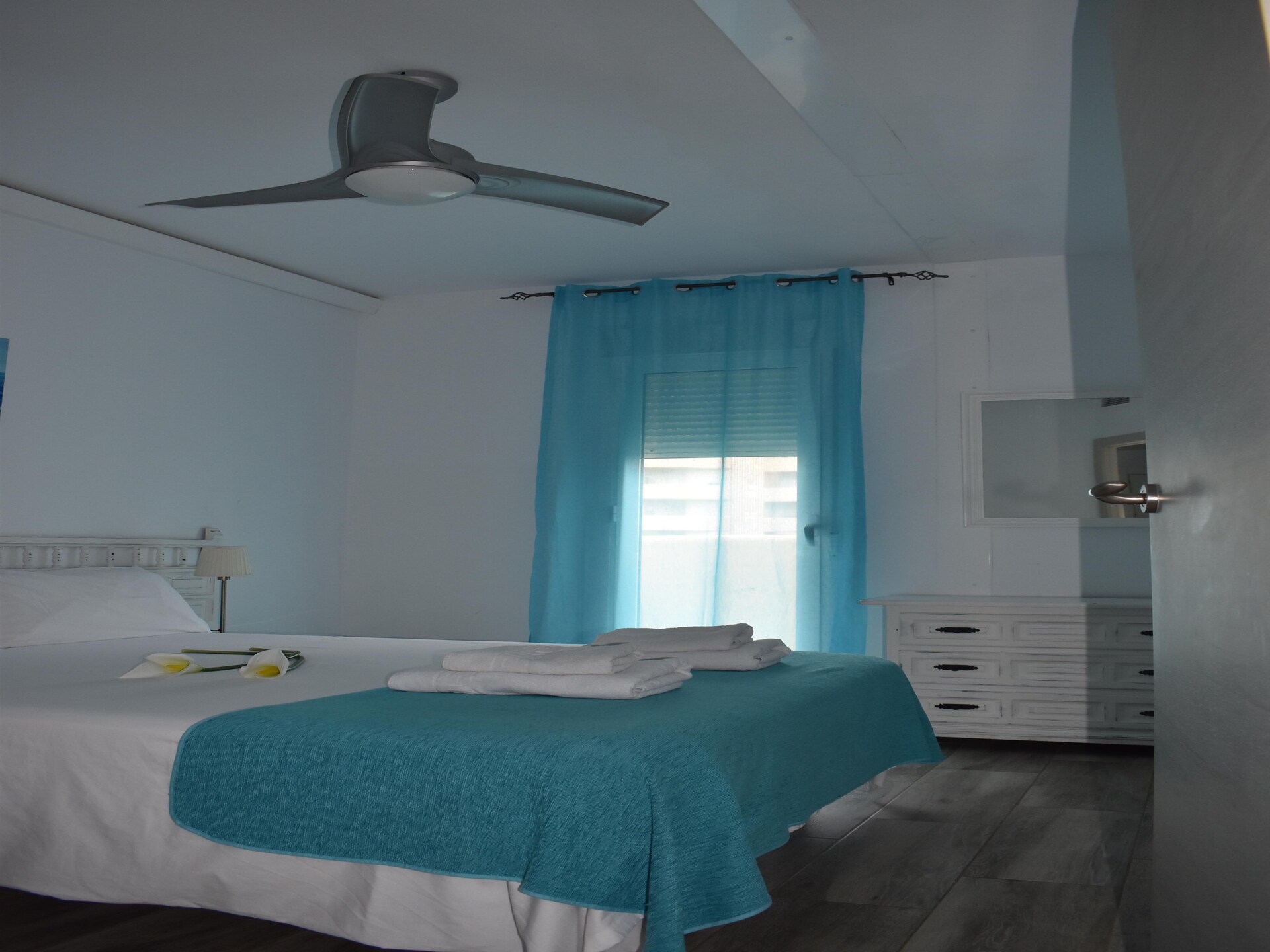 Apartamento con terraza y vistas a playa Benalmádena - foto 19