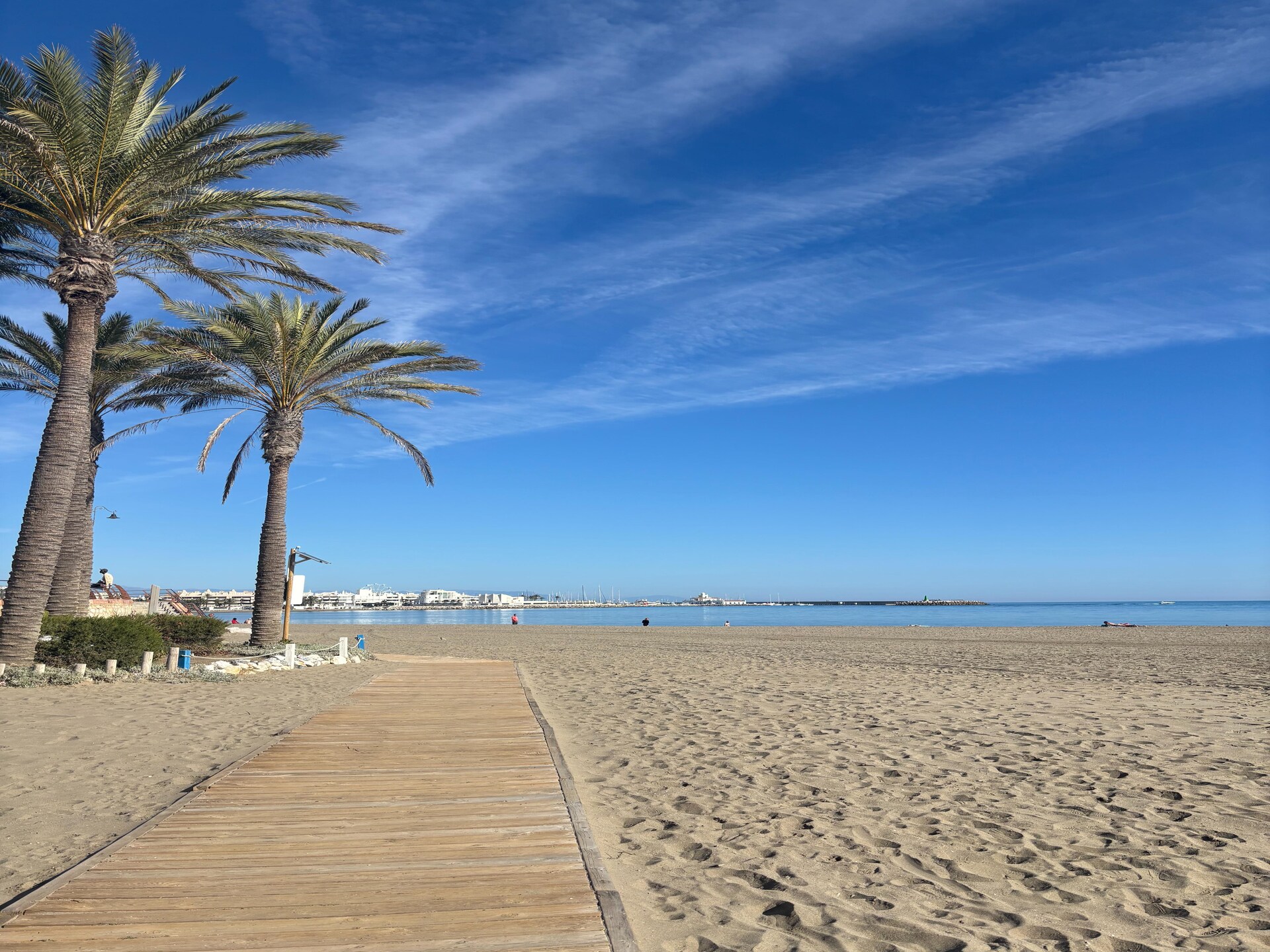 Apartamento con terraza y vistas a playa Benalmádena - foto 34