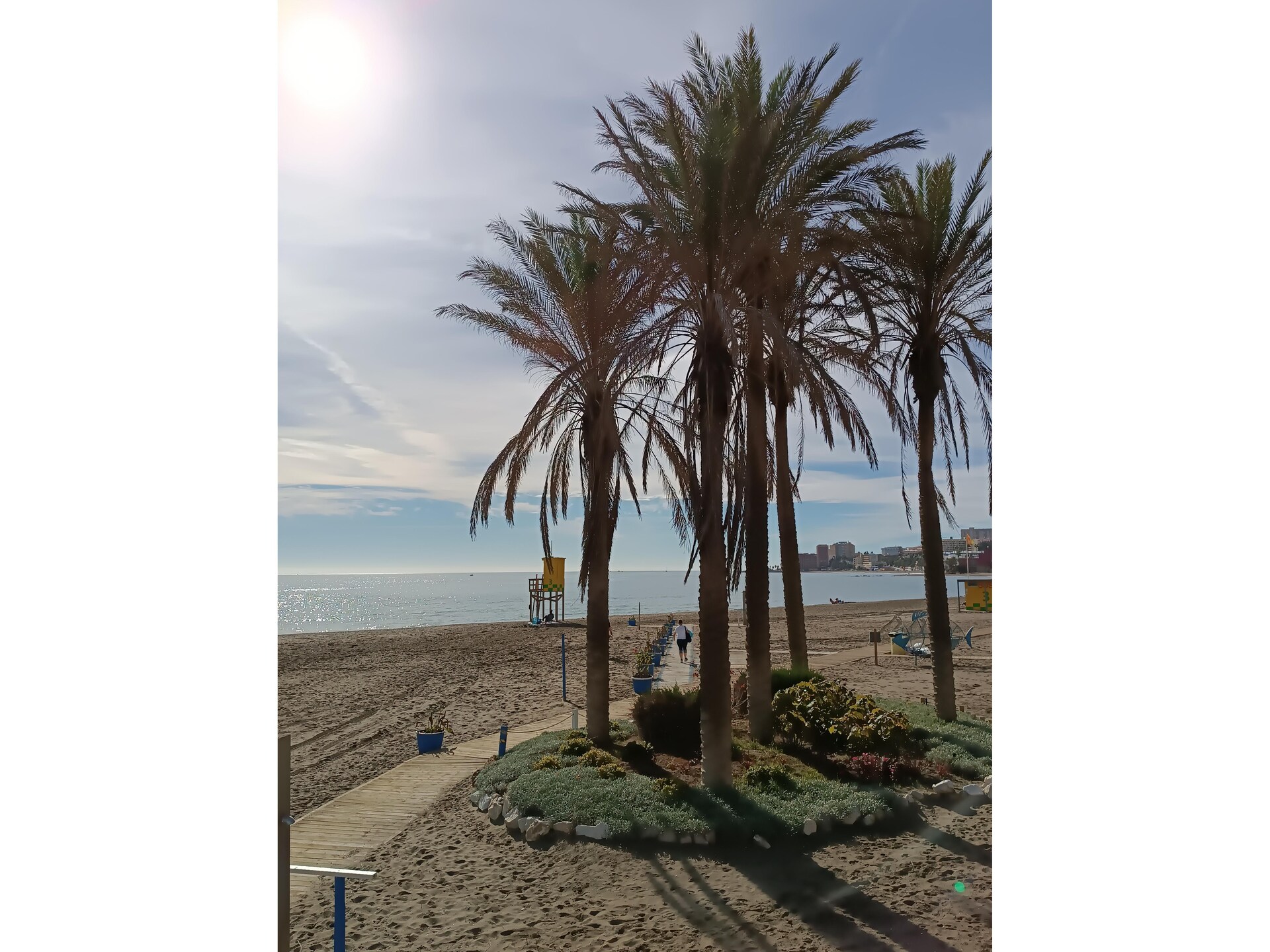 Apartamento con terraza y vistas a playa Benalmádena - foto 38