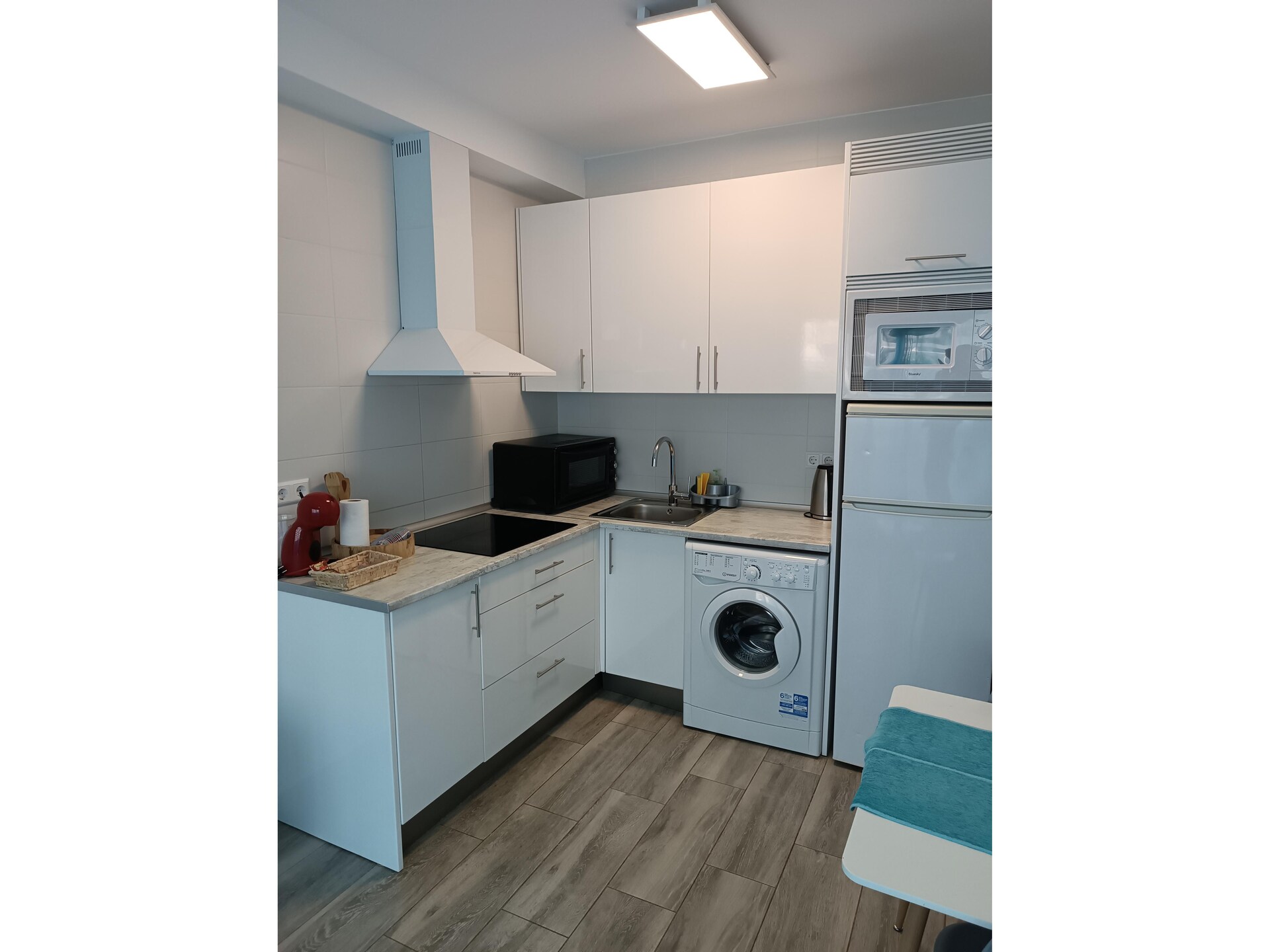 Apartamento con terraza y vistas a playa Benalmádena - foto 5
