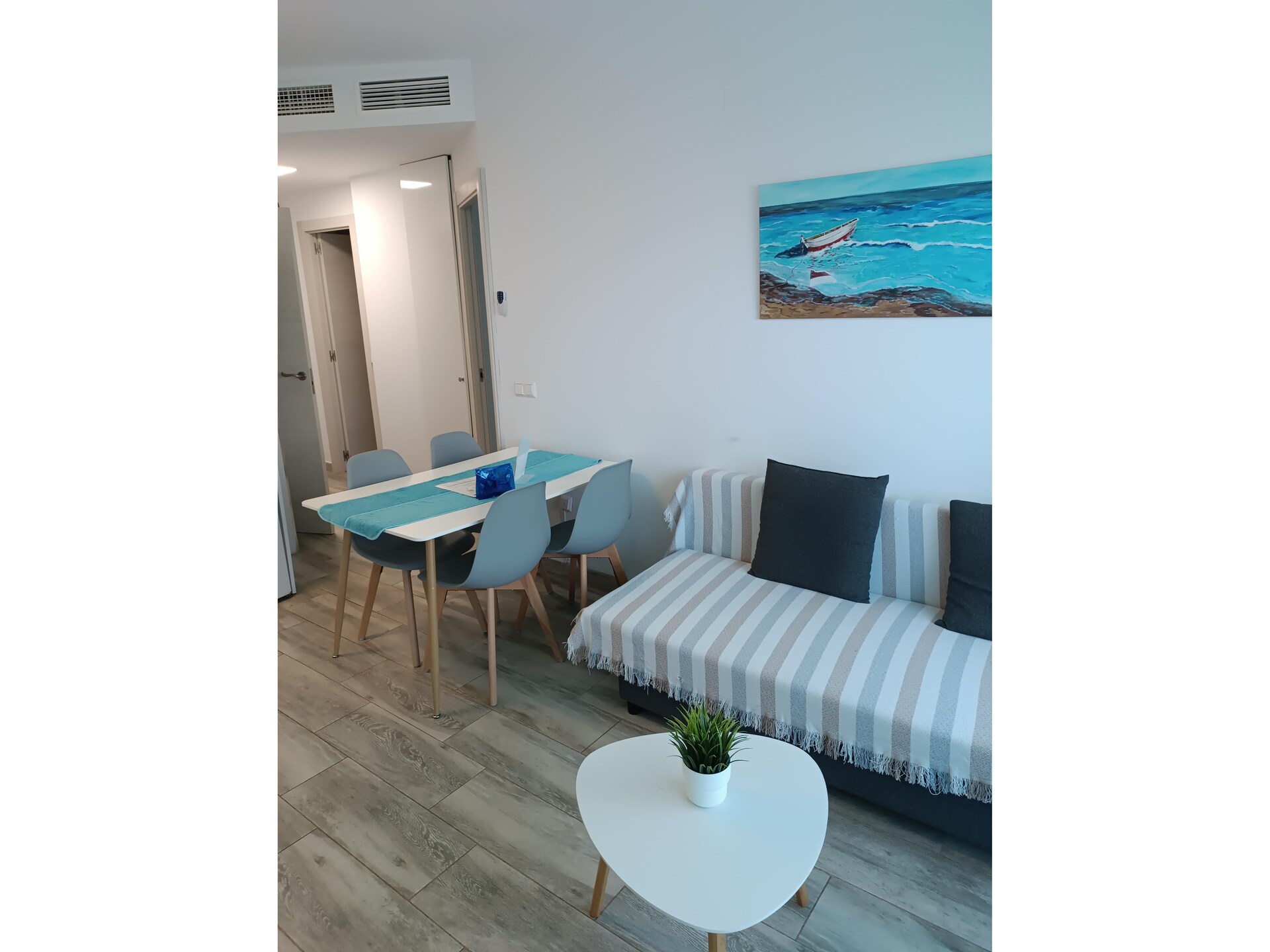 Apartamento con terraza y vistas a playa Benalmádena - foto 3