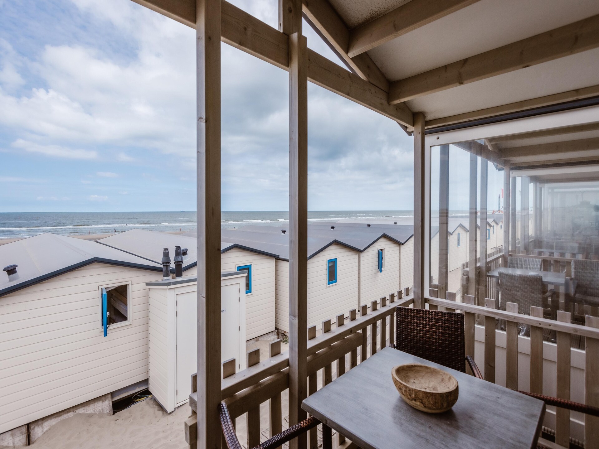 Beach House aan de duinen van Wijk aan Zee met zeezicht - foto 16