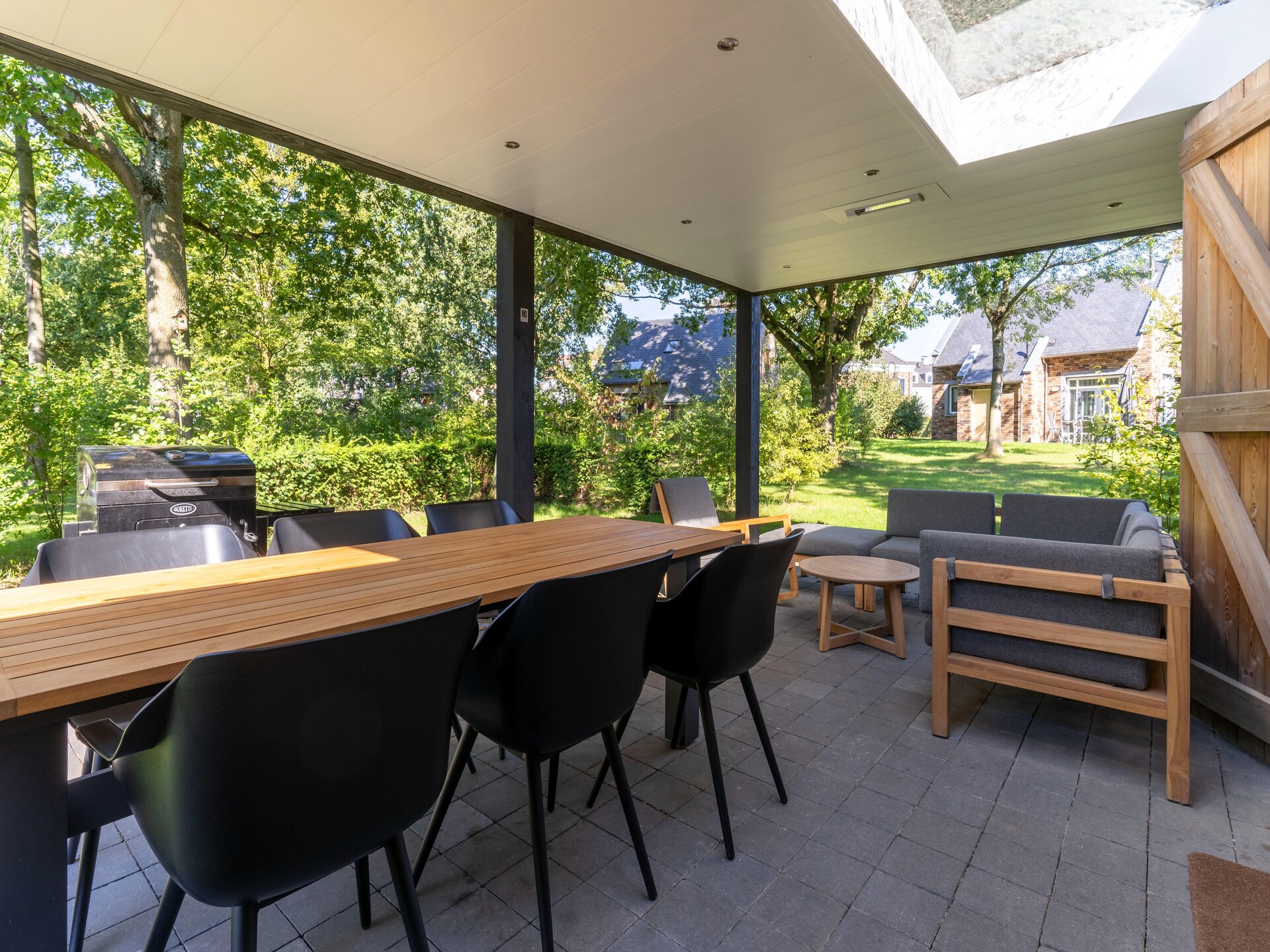 Vrijstaande villa op 4 km van centrum Maastricht met veranda en tuin - foto 13
