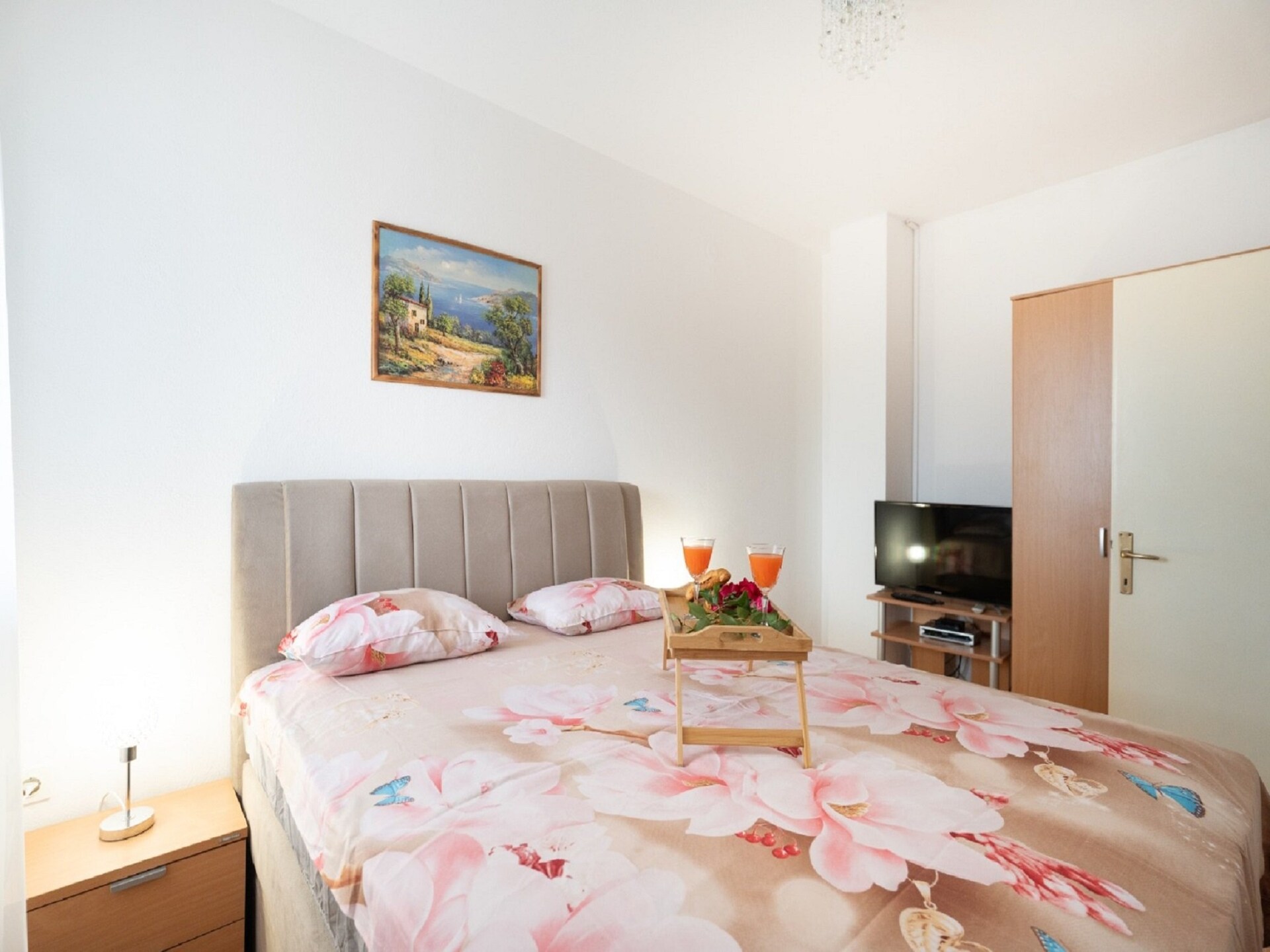 Op 500 m van het strand: Appartement met zeezicht in Karin Gornji - foto 8