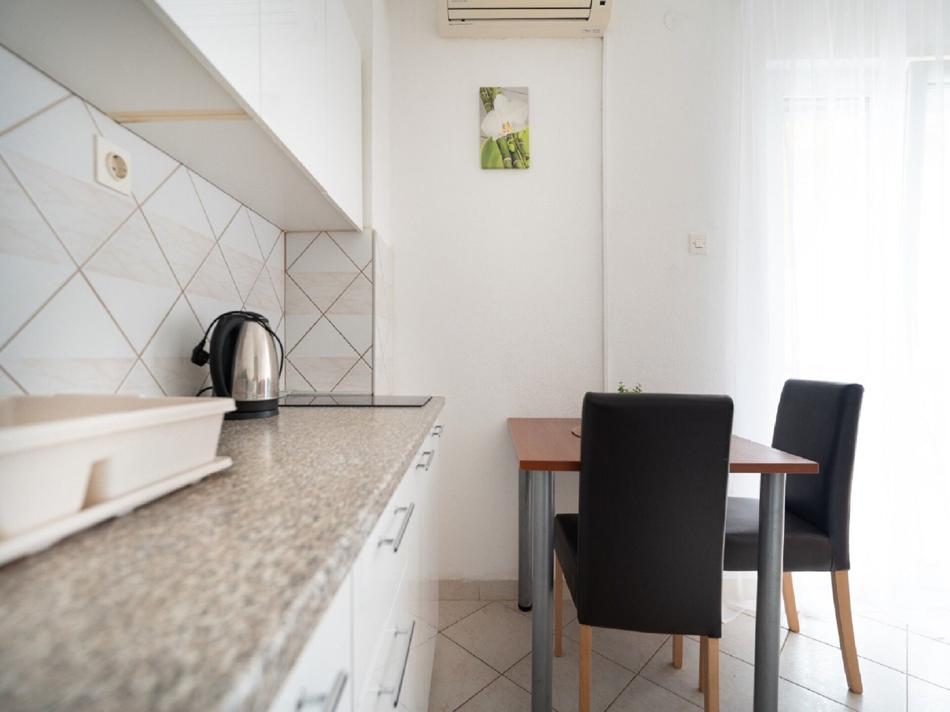 Op 500 m van het strand: Appartement met zeezicht in Karin Gornji - foto 4
