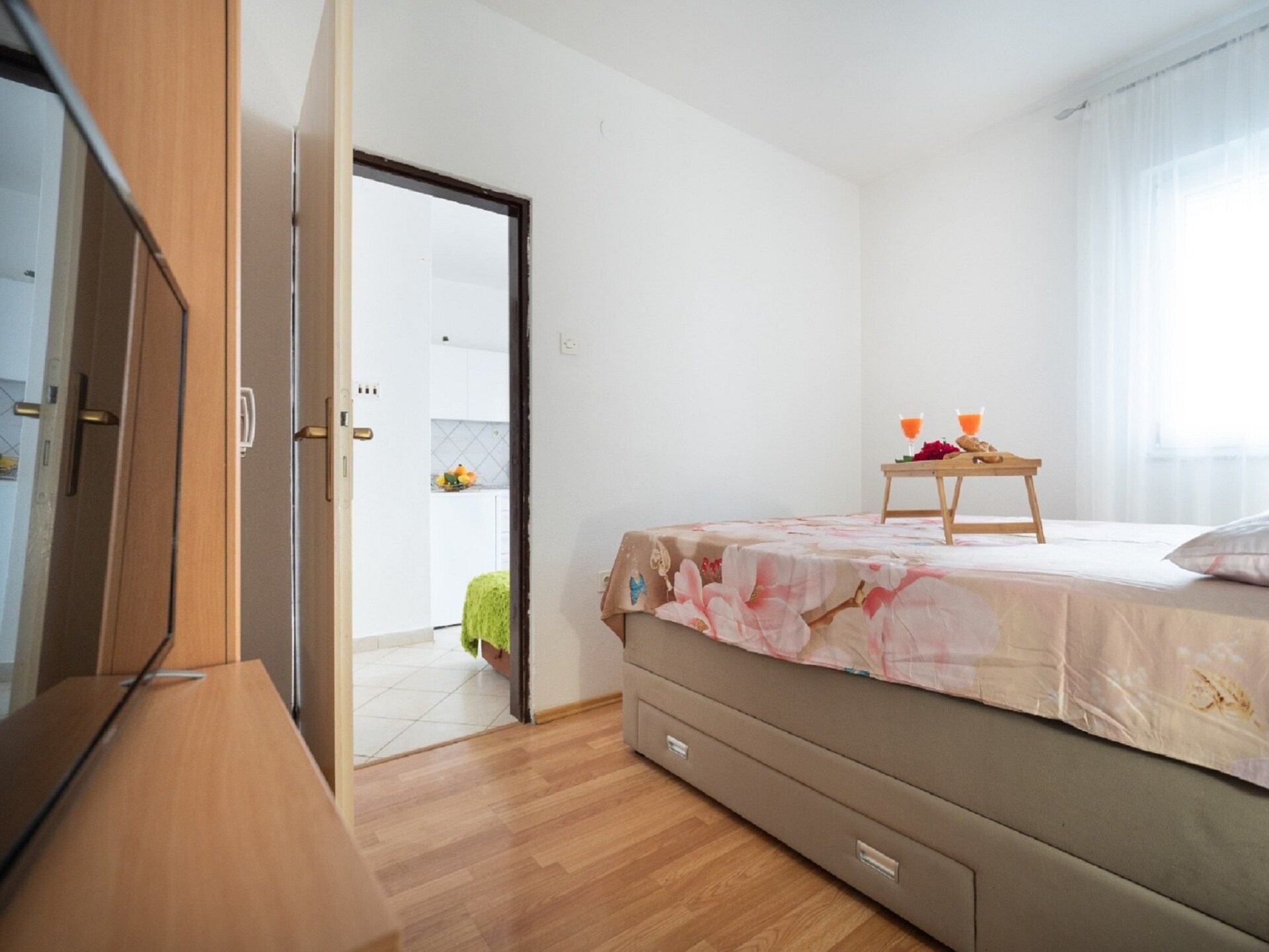 Op 500 m van het strand: Appartement met zeezicht in Karin Gornji - foto 9