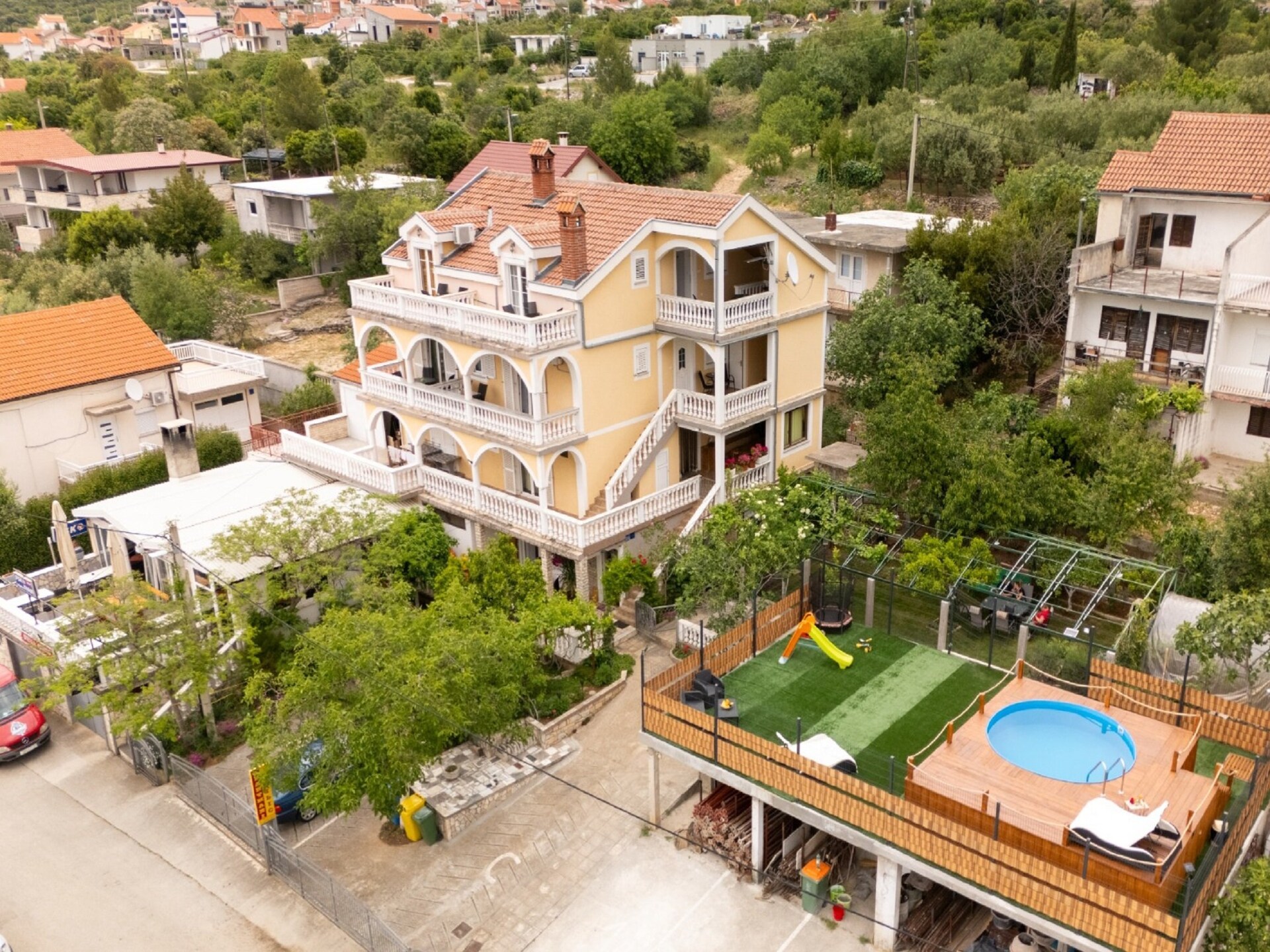 Op 500 m van het strand: Appartement met zeezicht in Karin Gornji - foto 22