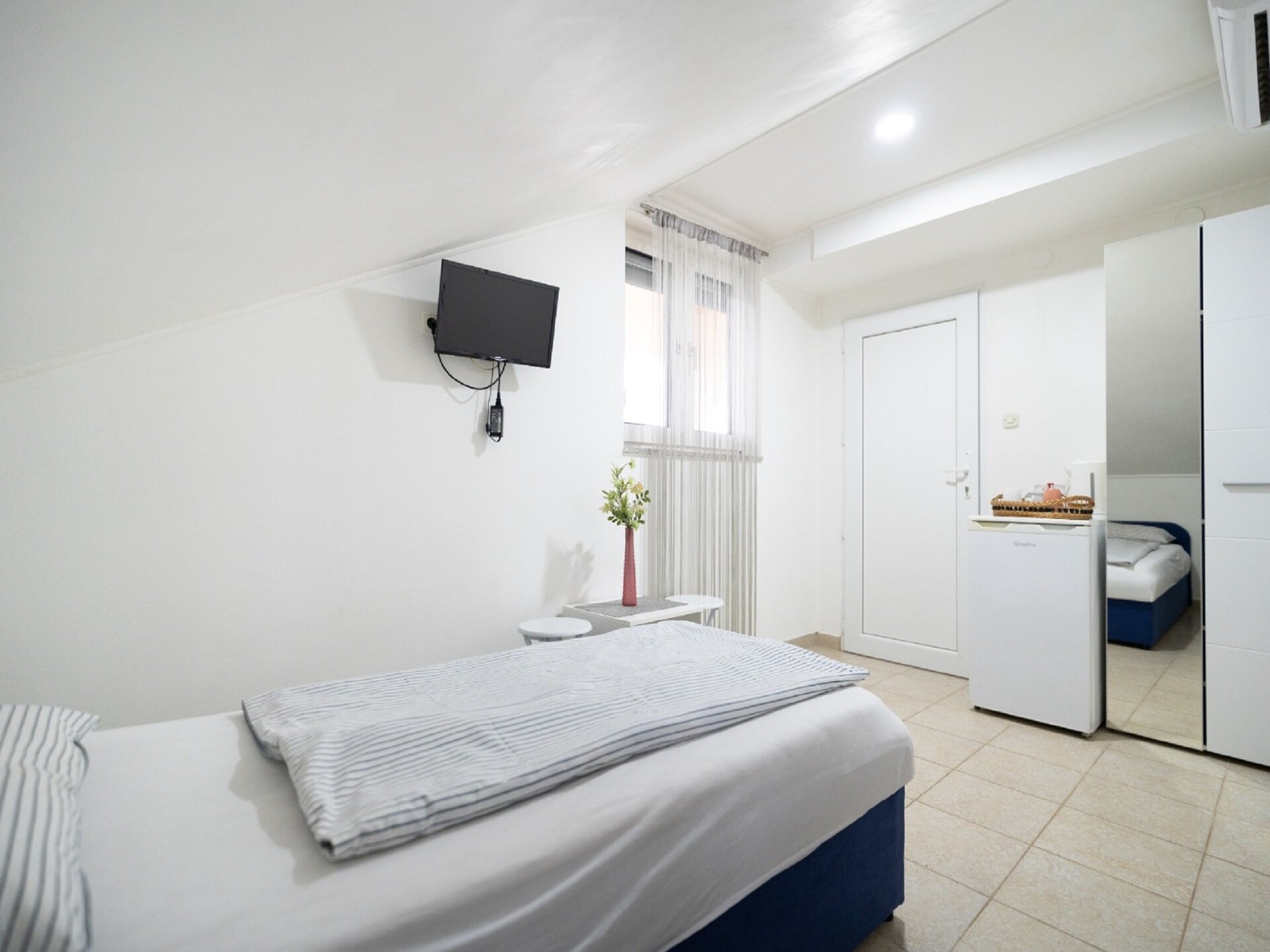 2-persoons appartement in Karin Gornji vlak bij het strand - foto 17