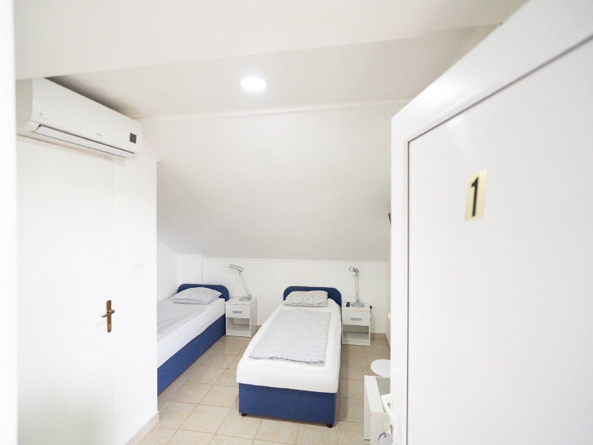 2-persoons appartement in Karin Gornji vlak bij het strand - foto 24