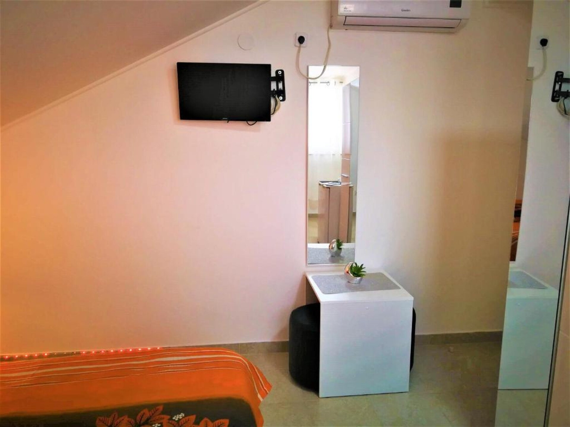 Twin Room 3 in Karin Gornji: dichtbij strand en met seizoensbad - foto 27