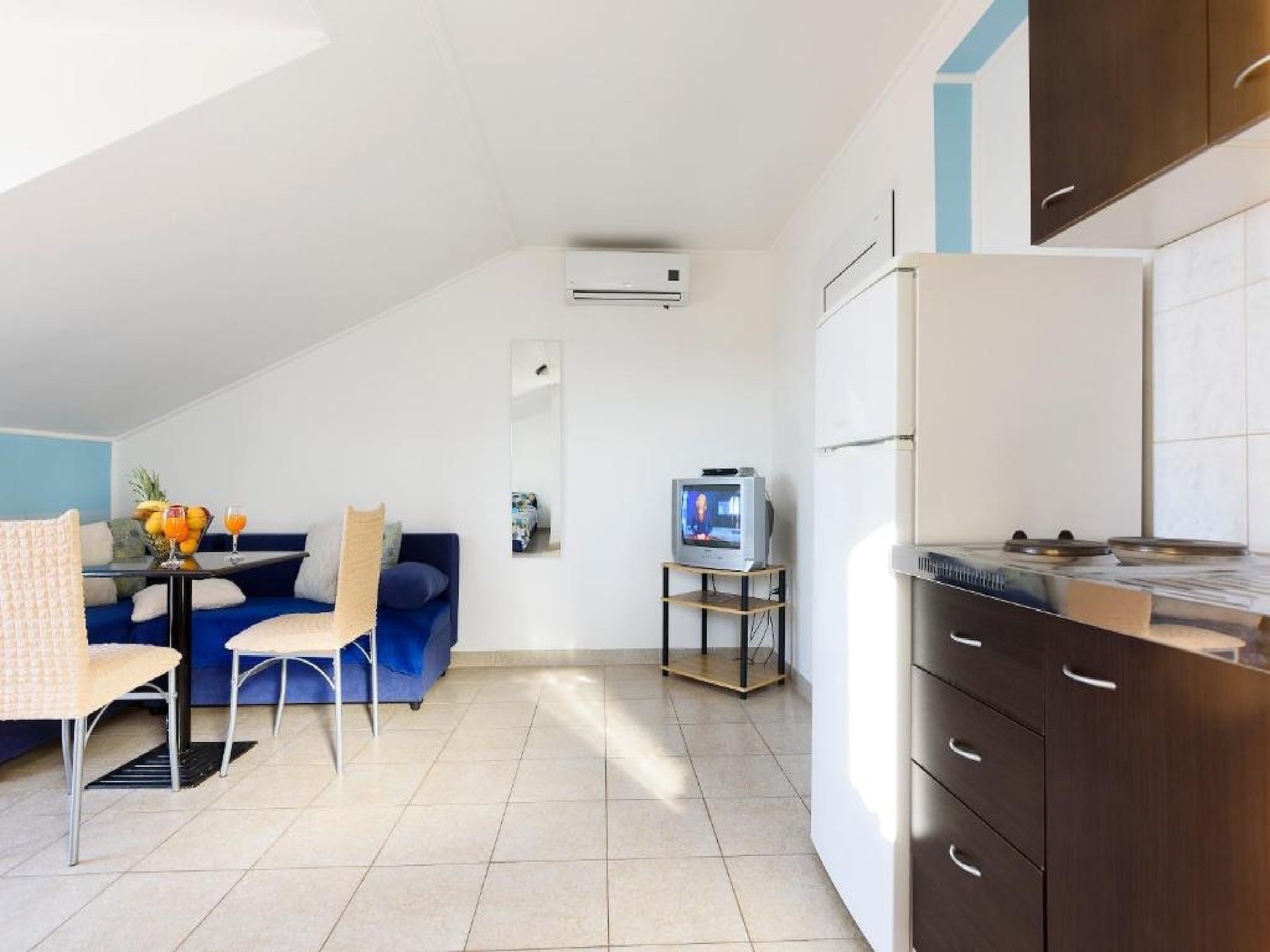 Op 500 m van het strand: Studio met zeezicht in Karin Gornji - foto 41