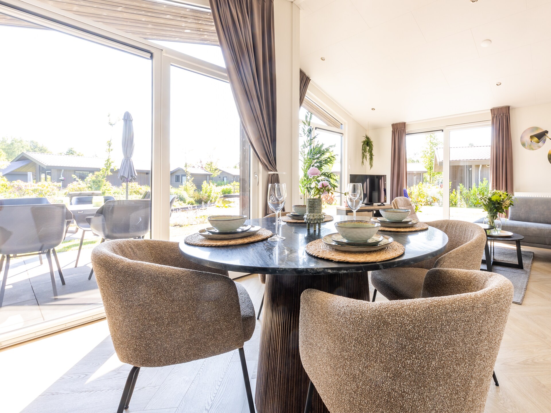 Modern chalet aan sfeervolle vijver in Veldhoven, 4 pers. - foto 9