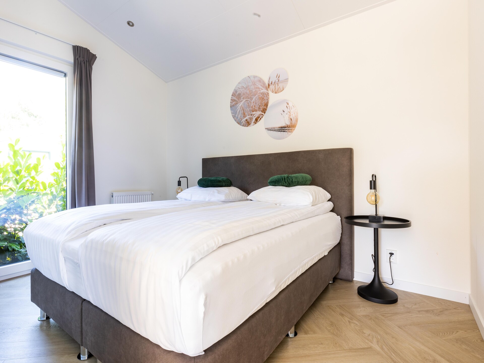 Modern chalet aan sfeervolle vijver in Veldhoven, 4 pers. - foto 2
