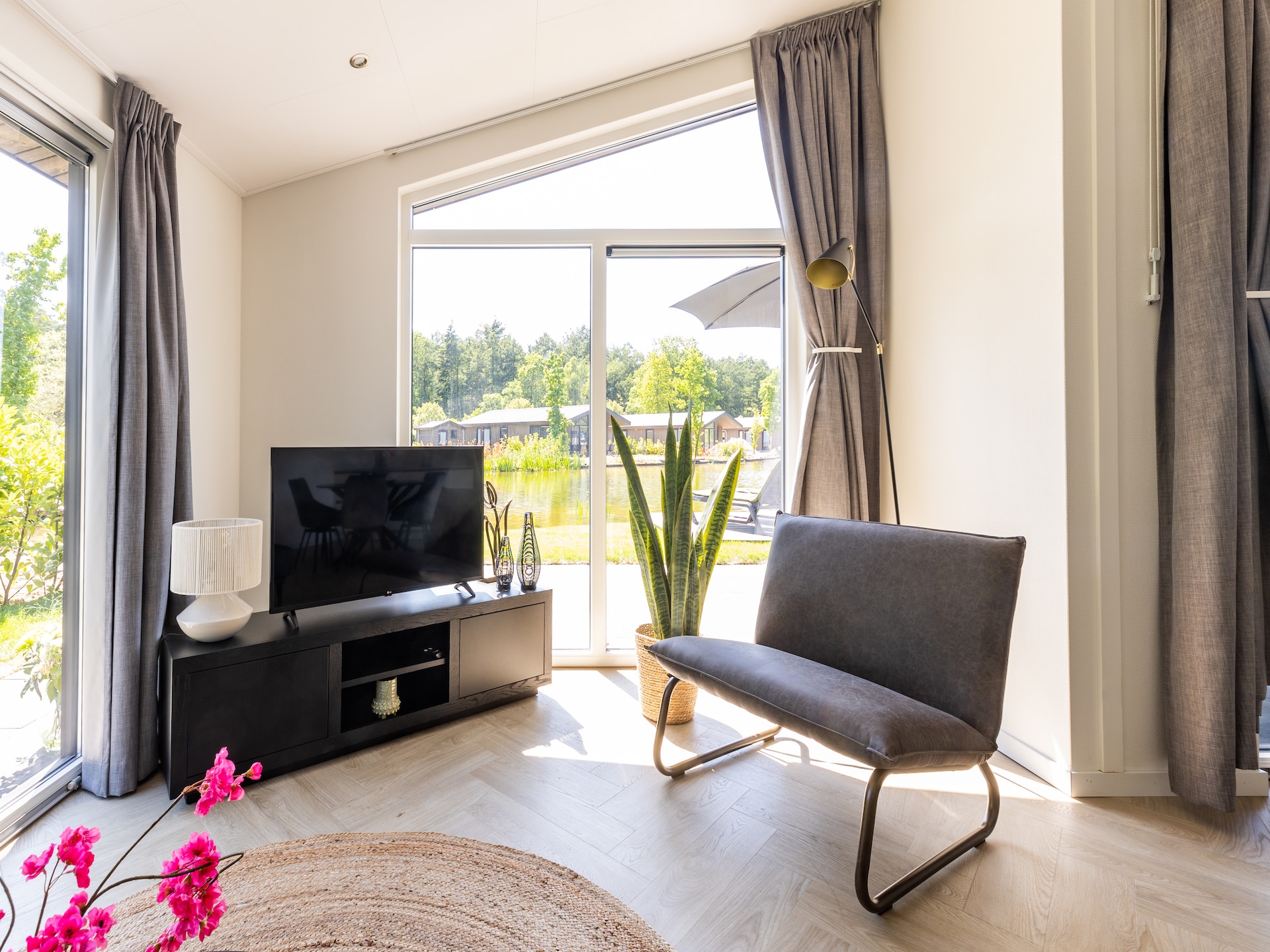Modern chalet aan vijver met sauna in Veldhoven - foto 6