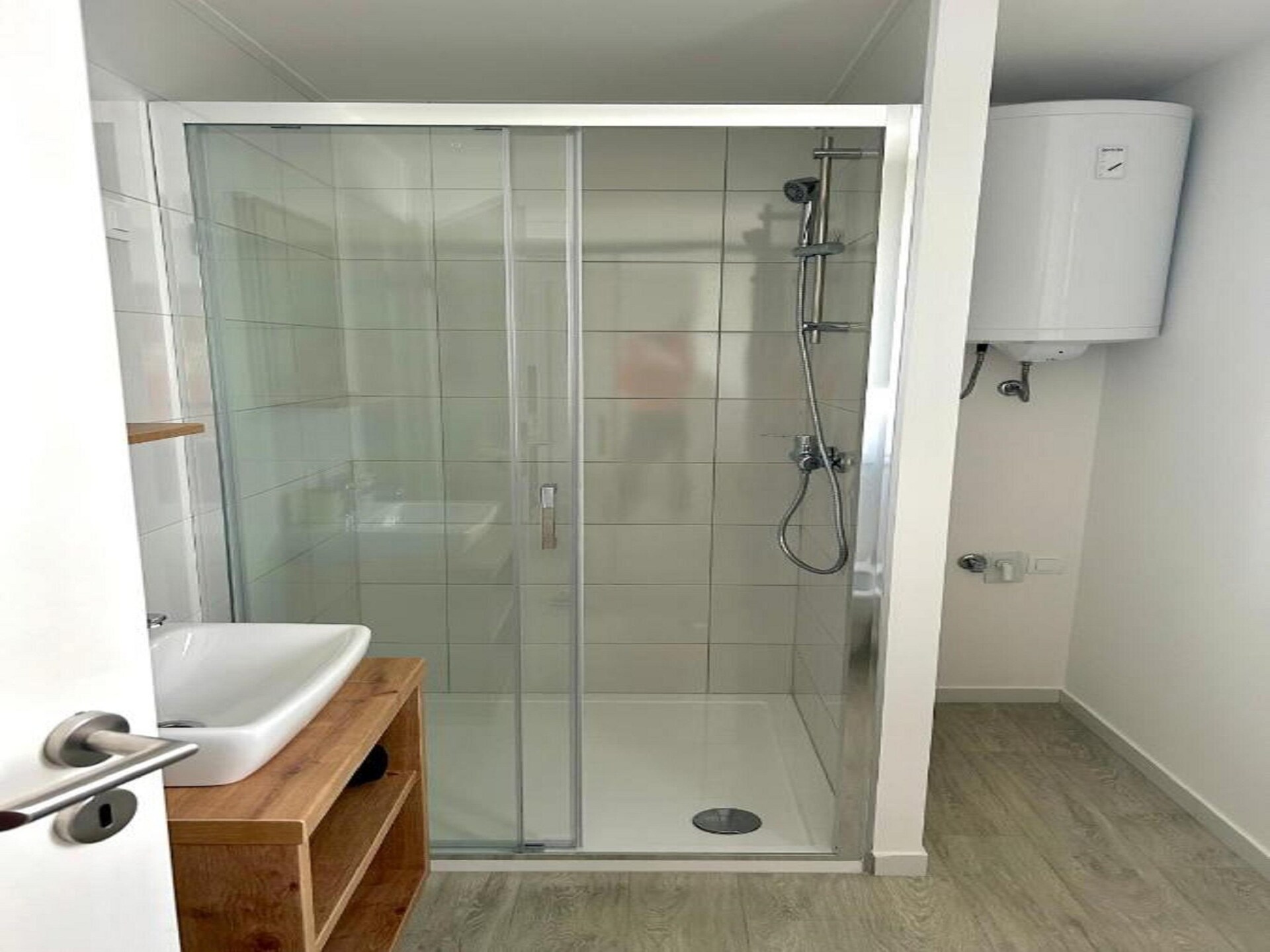 Mobile Home Fjaka: Luxe stacaravan op 70m van het strand in Drage - foto 15