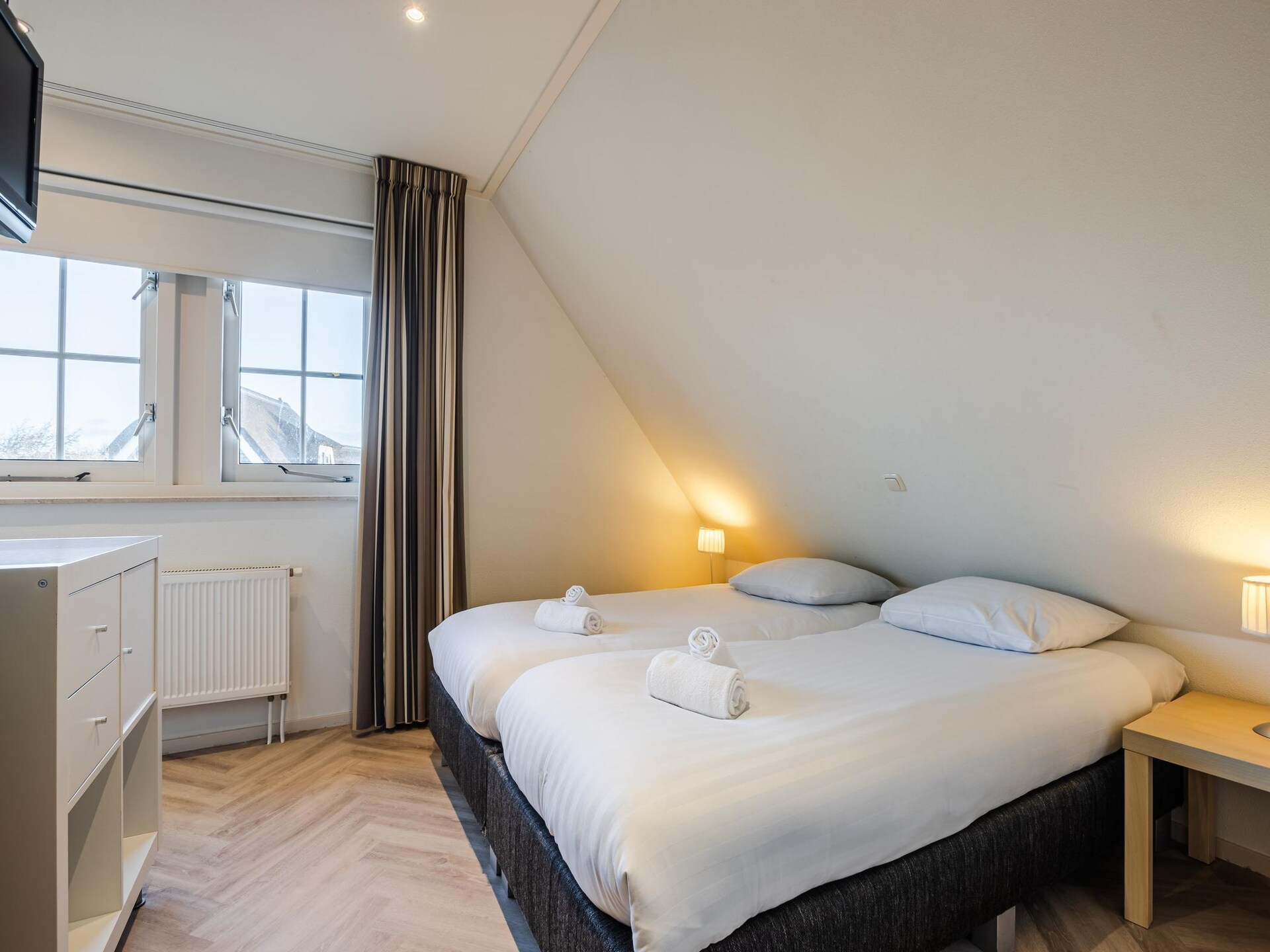 Engelsmanduinvilla 6: Rietgedekte villa met hondvriendelijke tuin op Ameland - foto 5