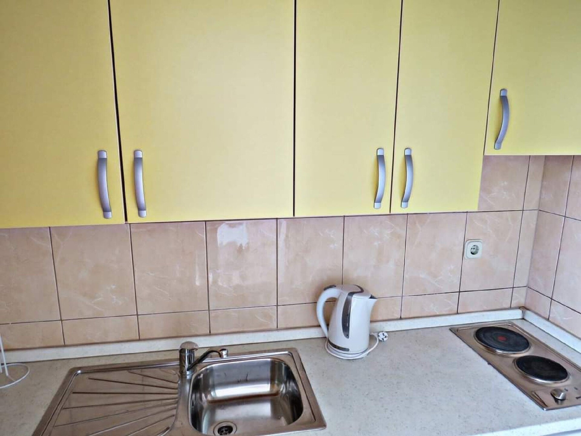 Knusse studio met zeezicht en balkon op 500 meter van het strand in Baška Voda - foto 2