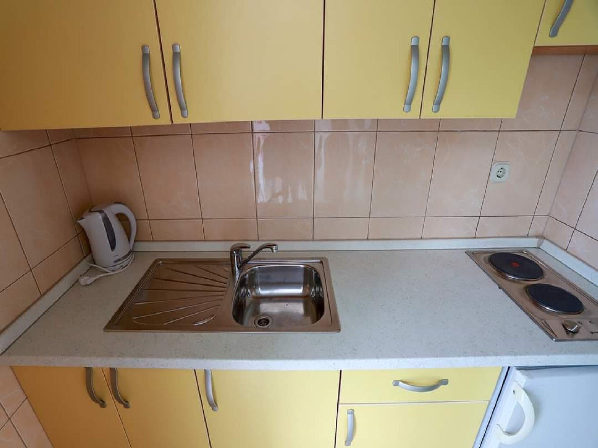 Knusse studio met zeezicht en balkon op 500 meter van het strand in Baška Voda - foto 3