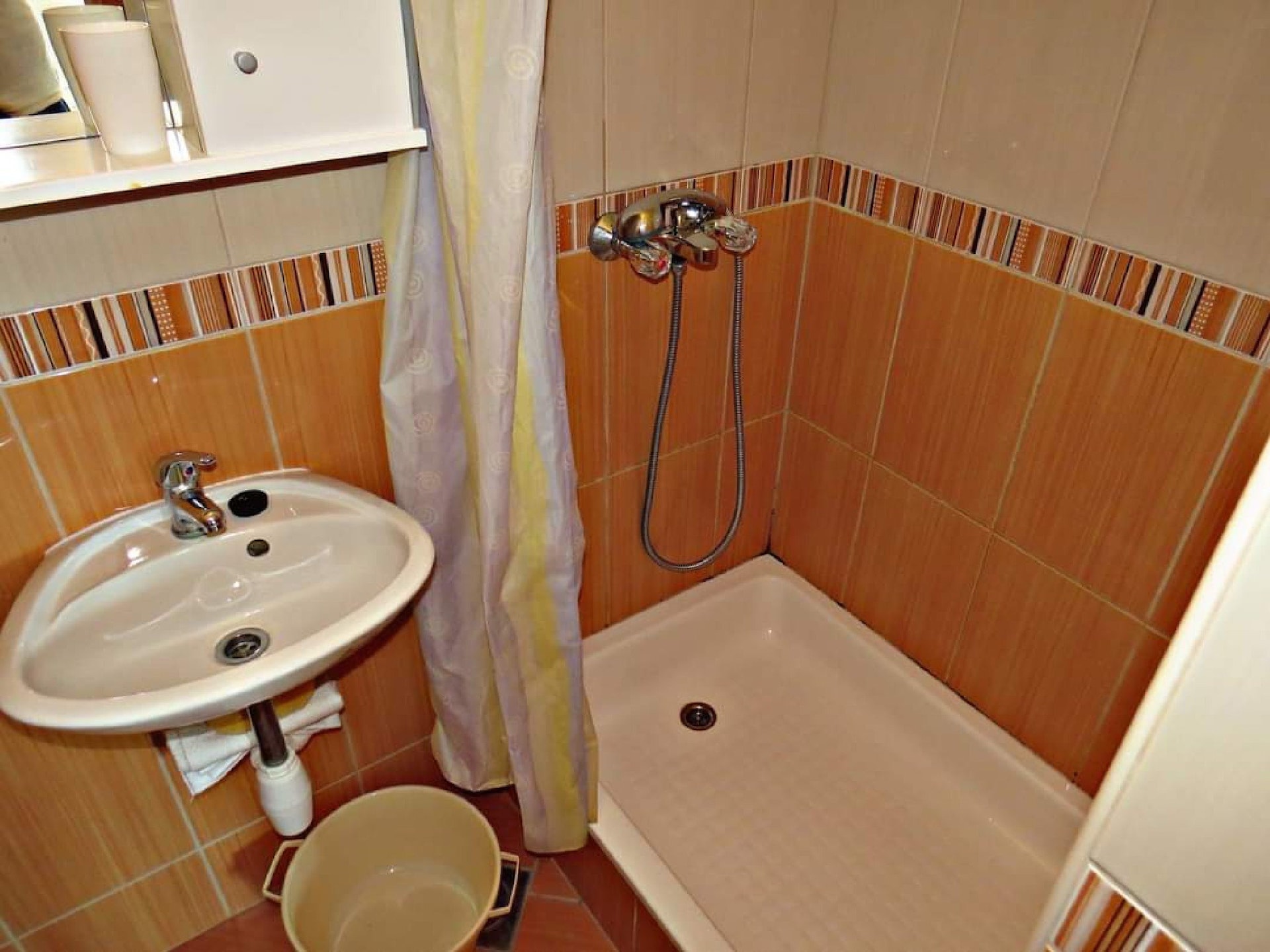 Knusse studio met zeezicht en balkon op 500 meter van het strand in Baška Voda - foto 11