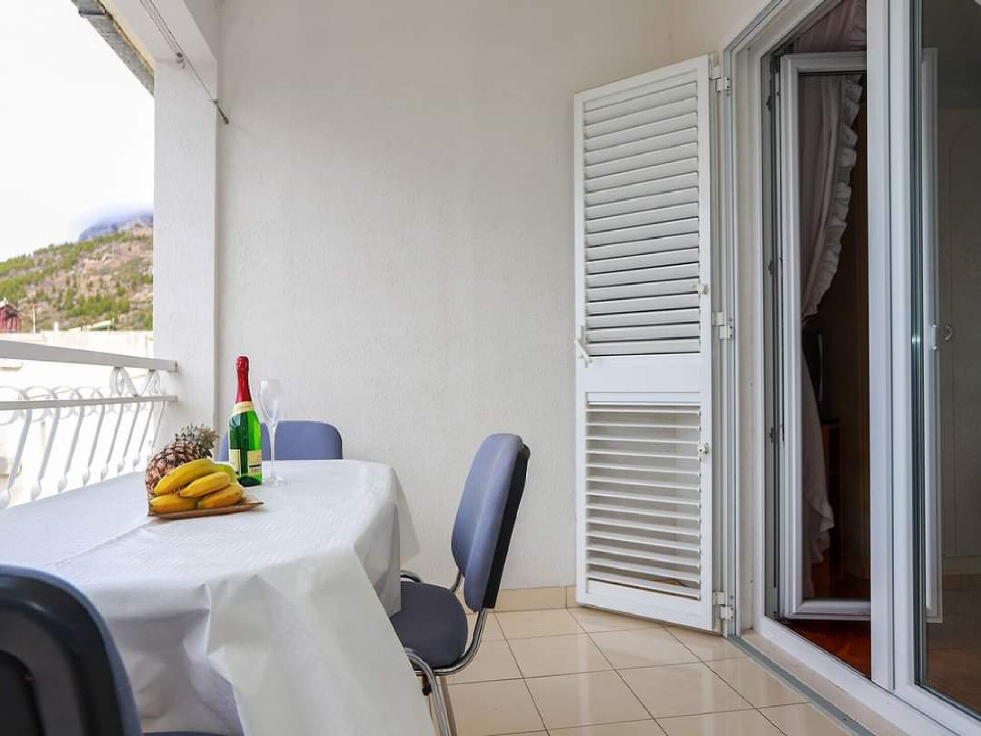 Superior studio met balkon en zeezicht in Baška Voda, vlakbij het strand - foto 1