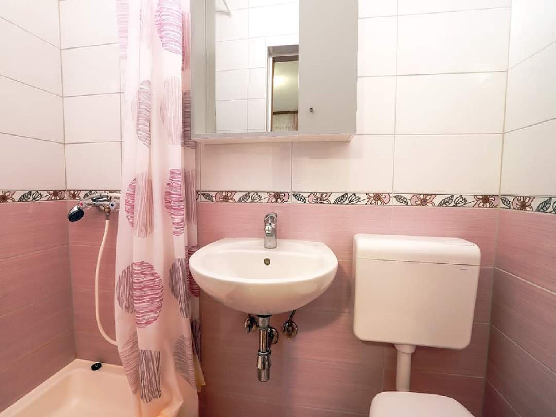 2-persoons appartement in Baška Voda op 500 m van het strand - foto 9