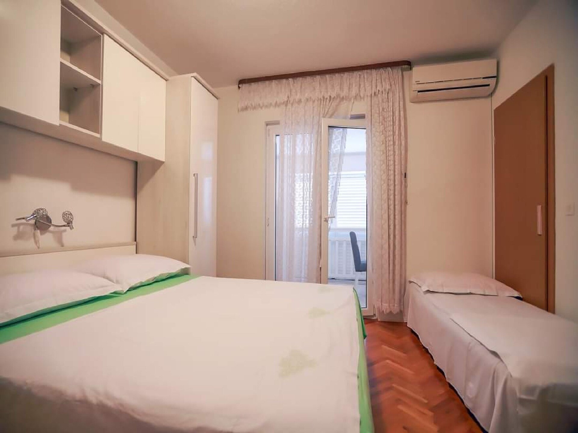 2-persoons appartement in Baška Voda op 500 m van het strand - foto 6