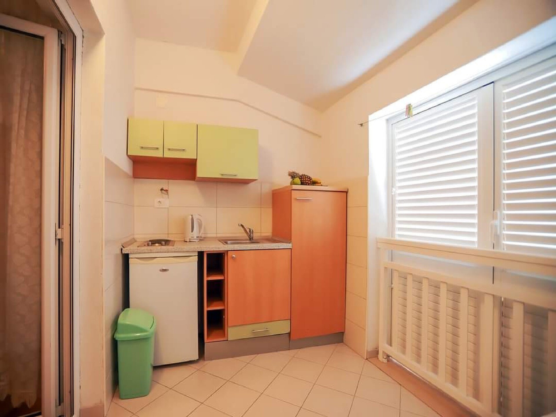 2-persoons appartement in Baška Voda op 500 m van het strand - foto 2