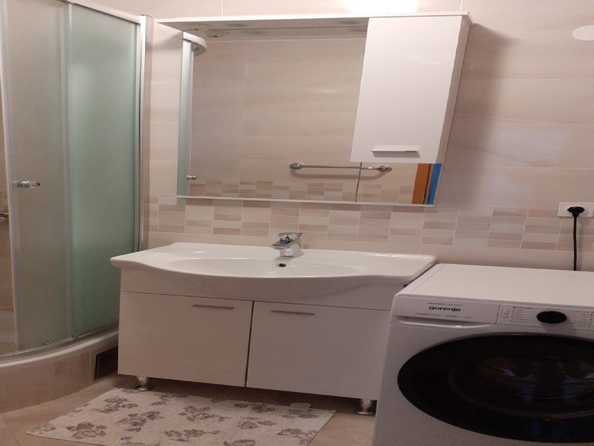 Op 500 m van het strand: Comfortabel appartement in Baška Voda - foto 11