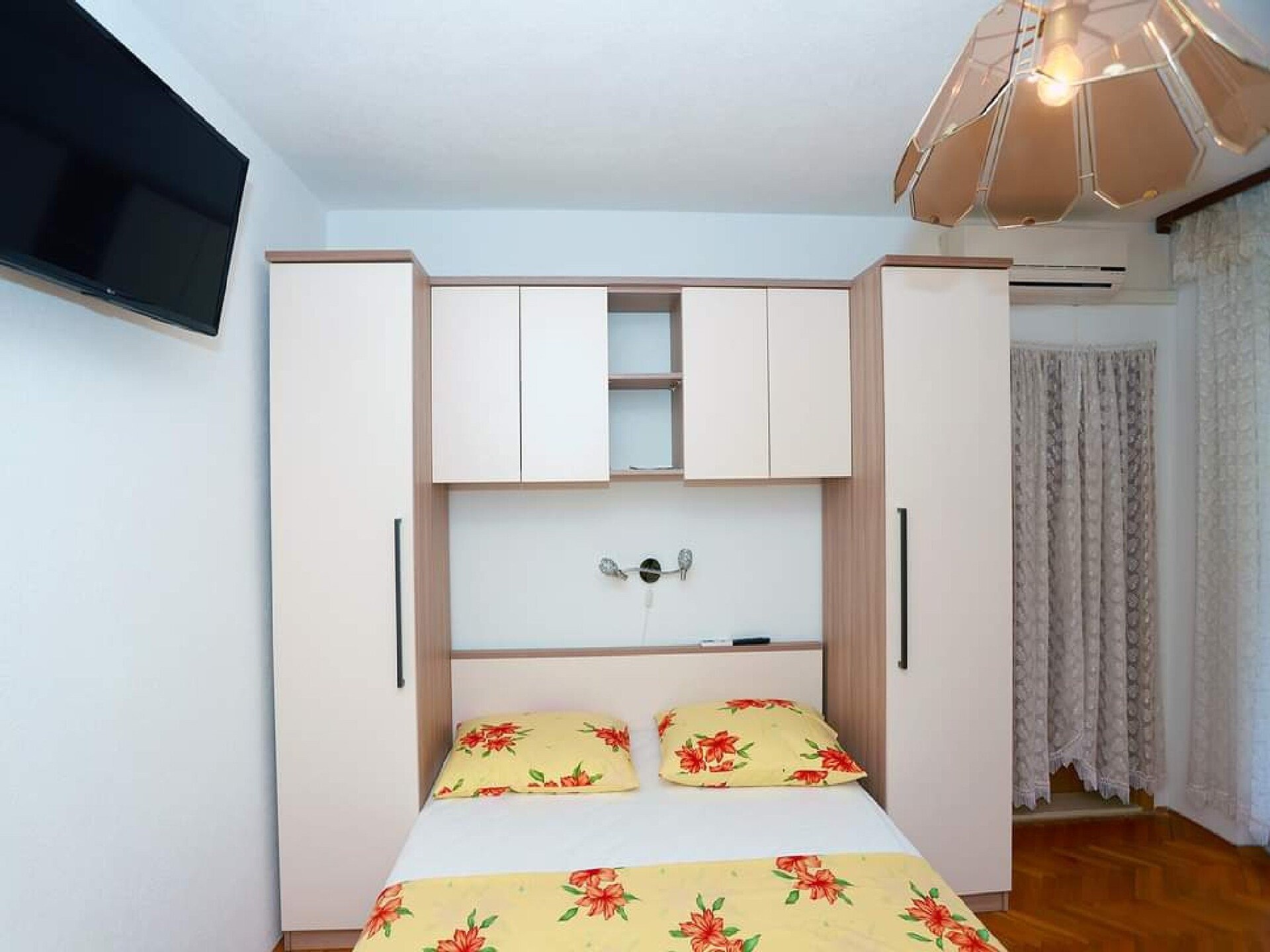 Op 500 m van het strand: Comfortabel appartement in Baška Voda - foto 9