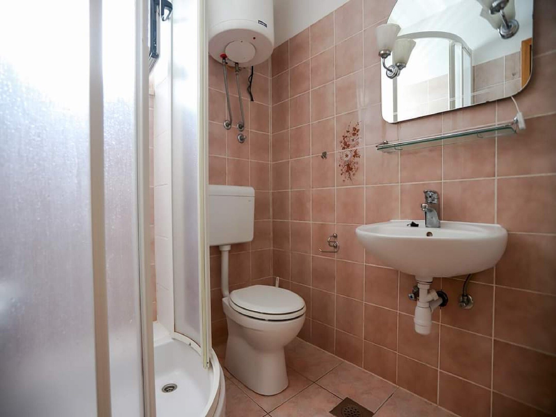 Op 500 m van het strand: Comfortabel appartement in Baška Voda - foto 10