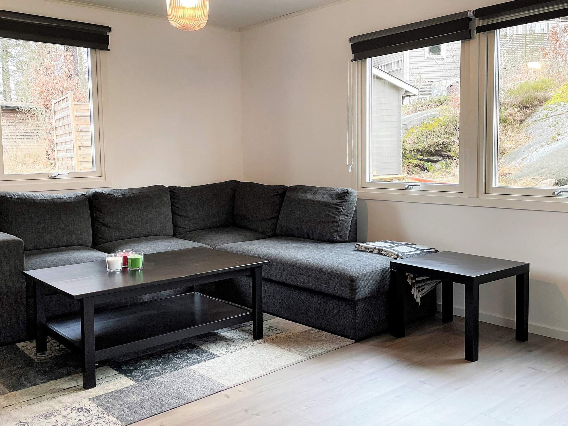 Gerenoveerd vakantiehuis met apart gastenverblijf vlakbij zee op Tjörn - foto 8