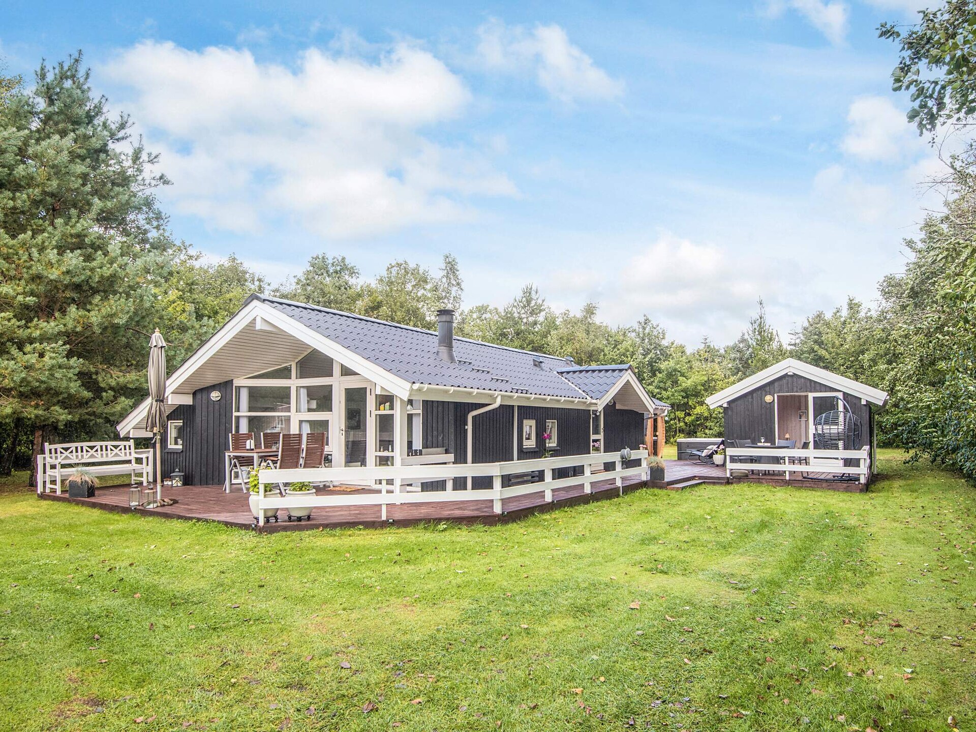 Licht vakantiehuis met whirlpool en sauna nabij Oksbøl - foto 1