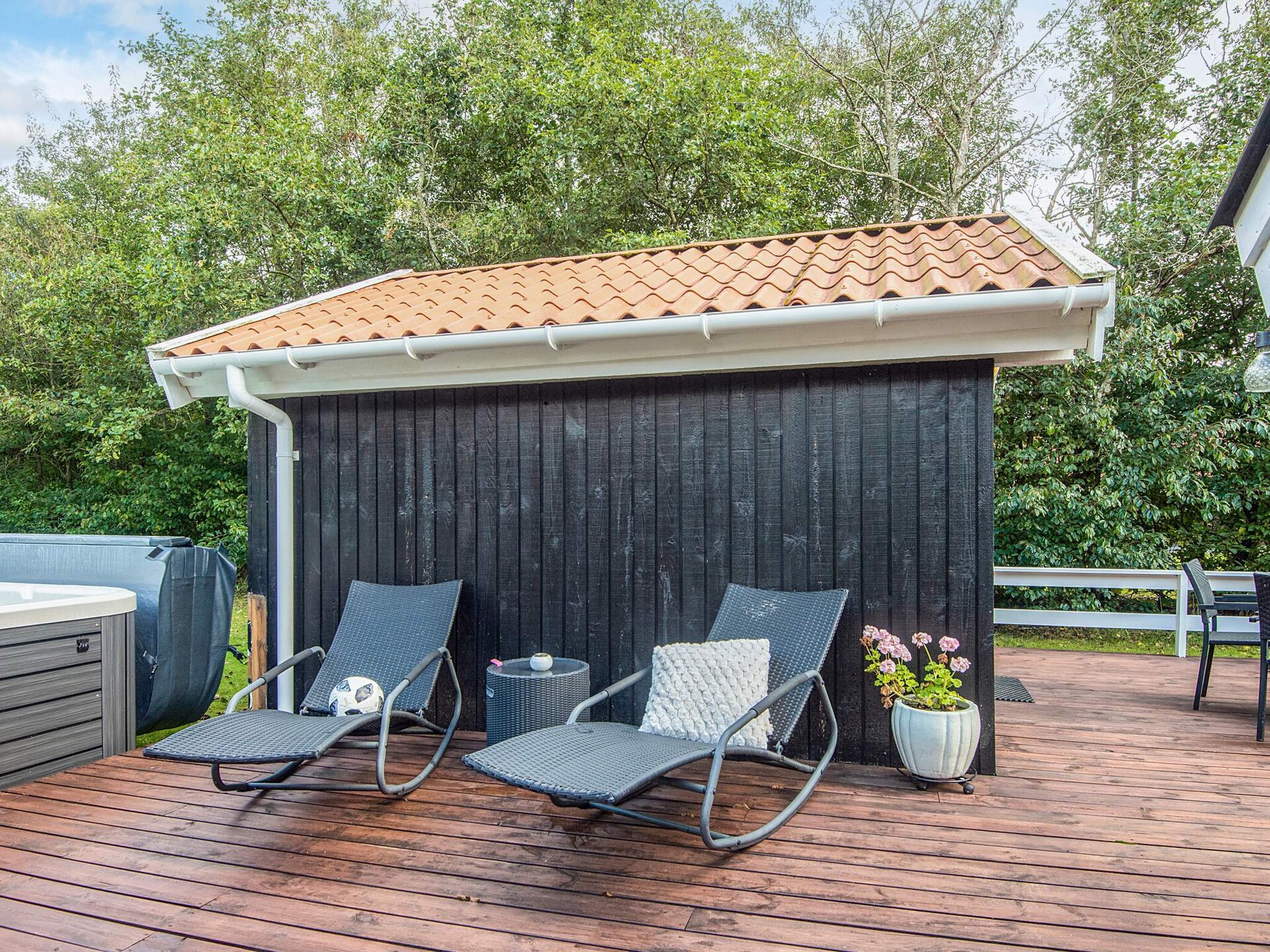 Licht vakantiehuis met whirlpool en sauna nabij Oksbøl - foto 3