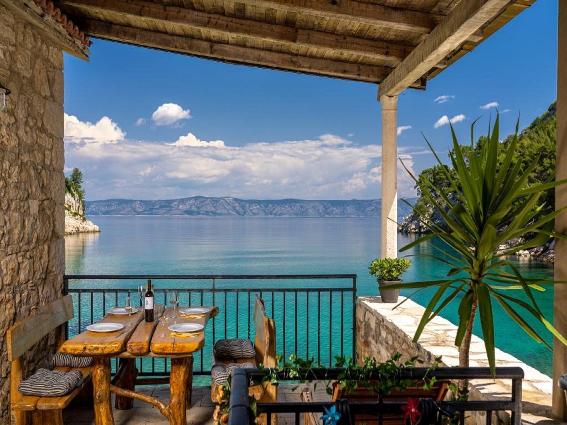 Duplex appartement met zeezicht op 10 meter van het strand op Hvar - foto 7