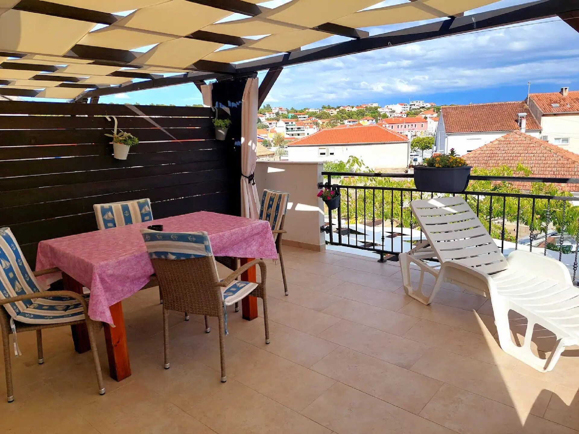 Luxe appartement met terras op 200m van strand in Jezera, Murter - foto 31