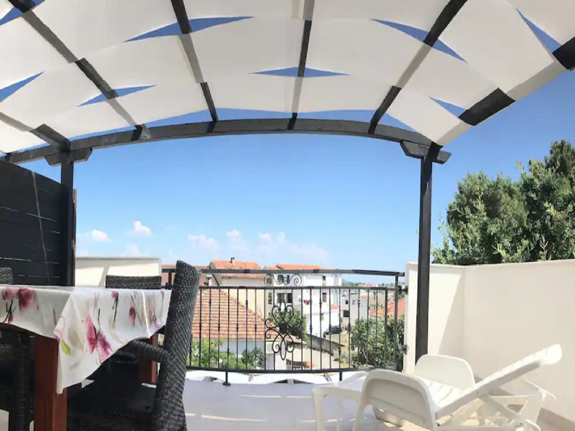 Luxe appartement met terras op 200m van strand in Jezera, Murter - foto 29