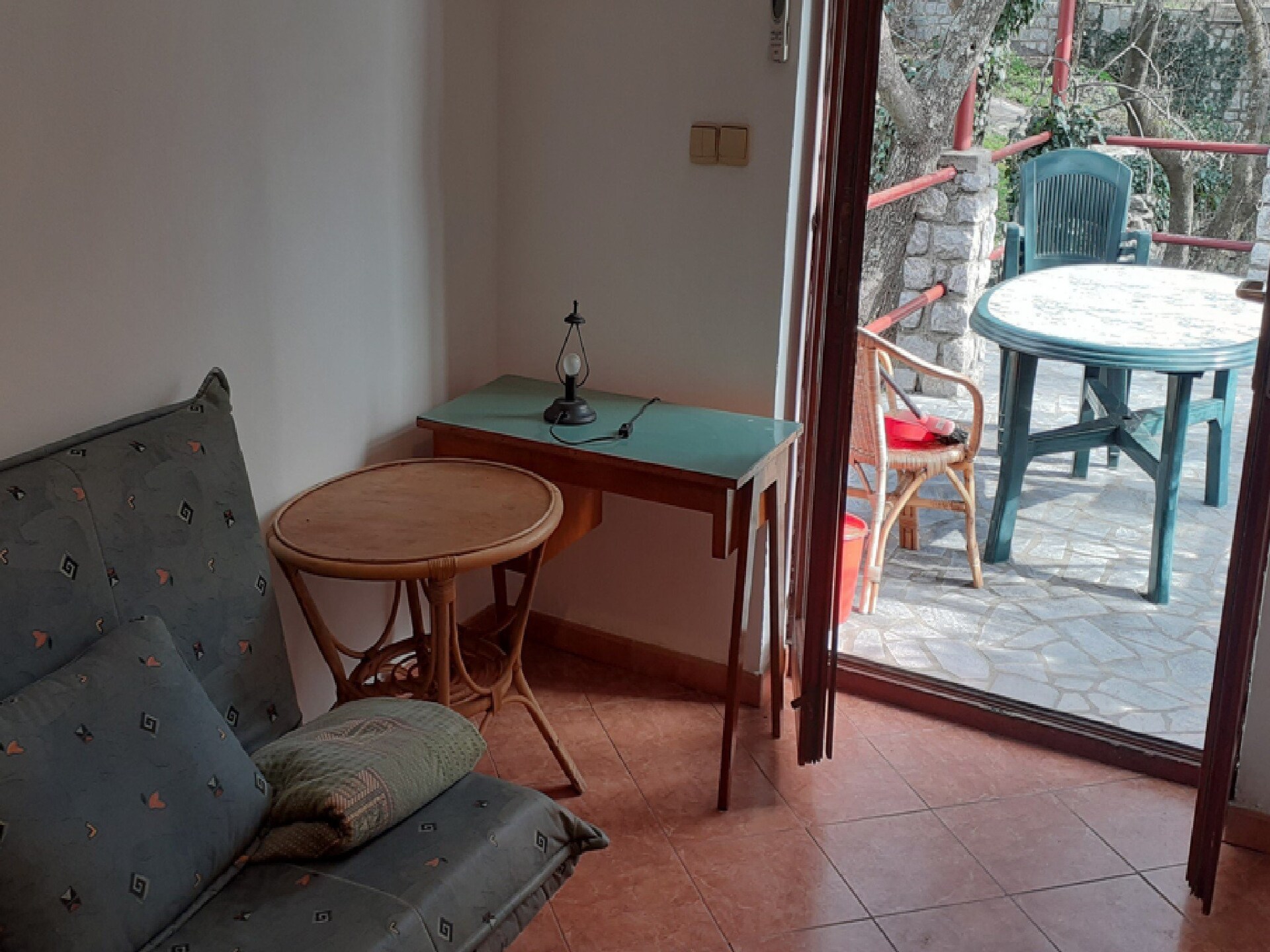Aan het strand: Ruim appartement in Klenovica voor 5 personen - foto 1