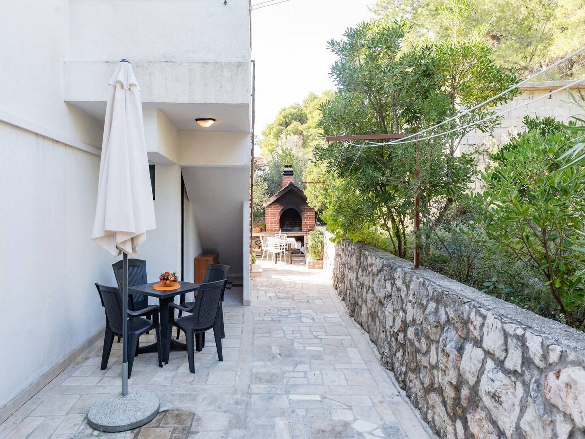 Studio met zeezicht op 200 meter van het strand in Zavala, Hvar - foto 35